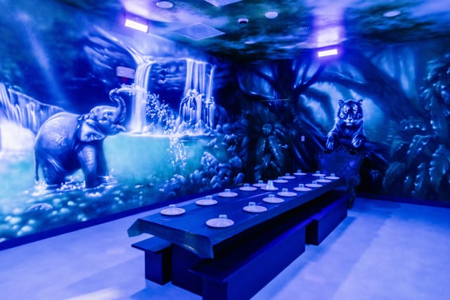 Jungle Room Themed Room