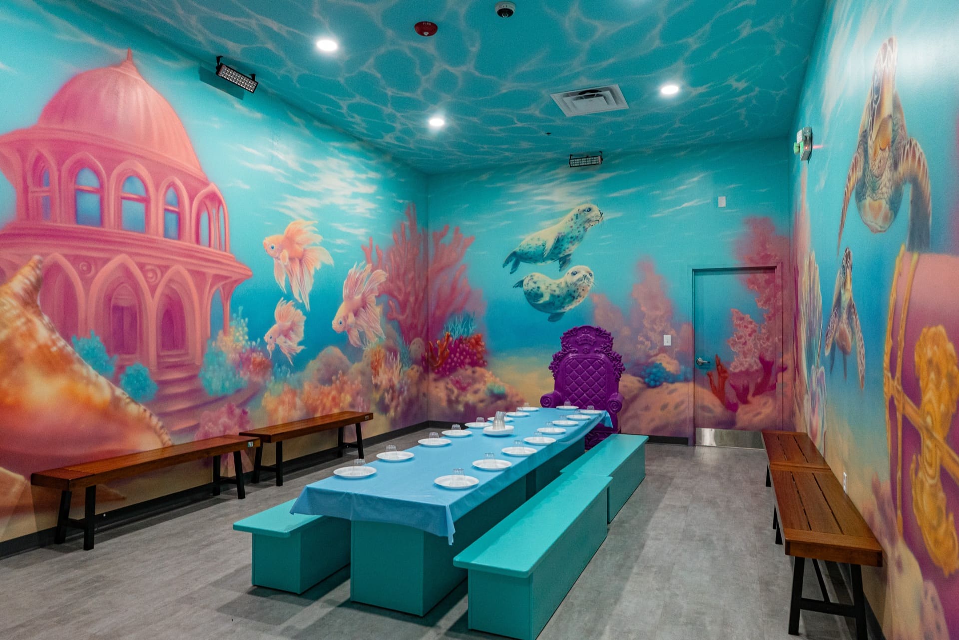 Mermaid party room, photo 1 of 9