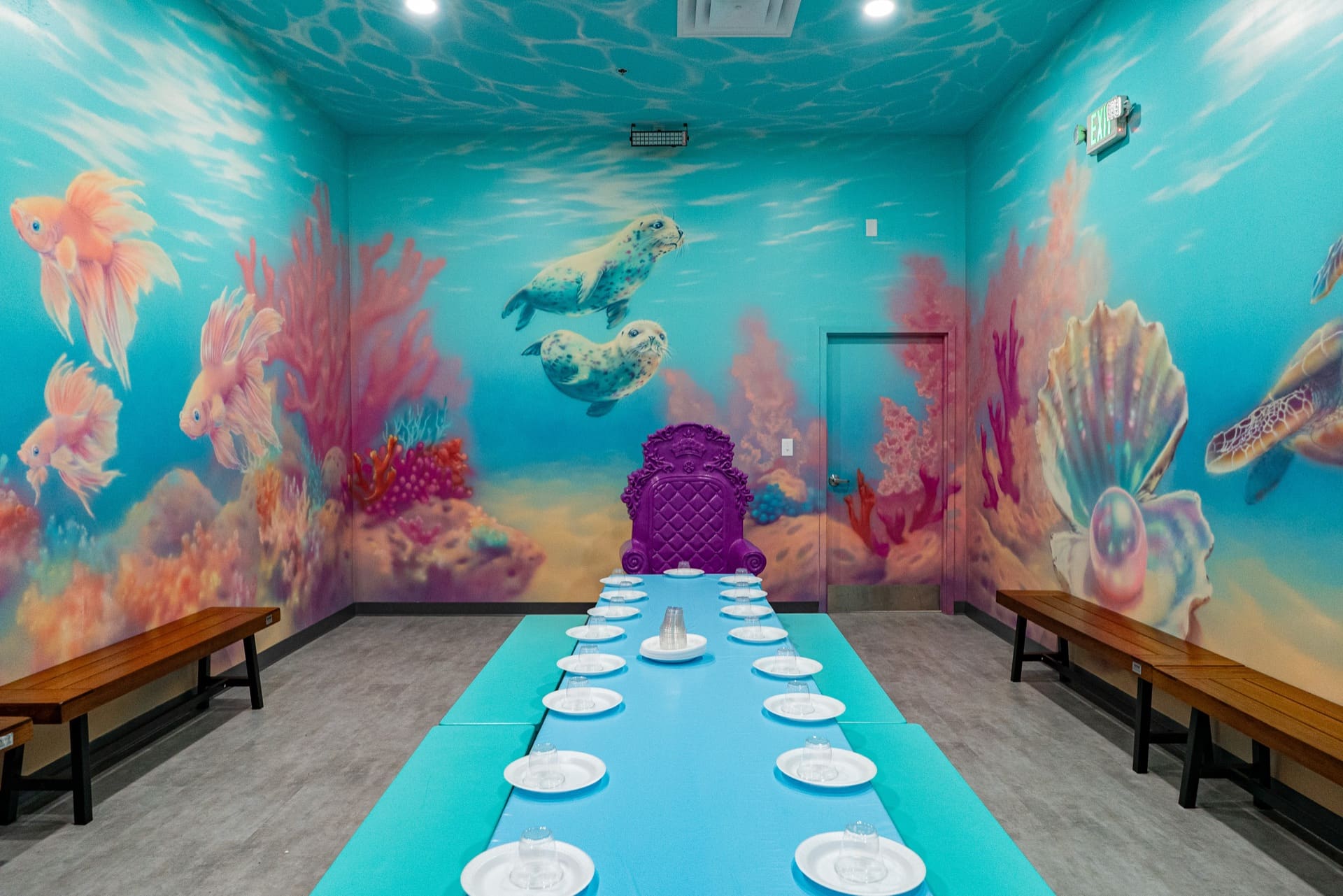 Mermaid party room, photo 3 of 9