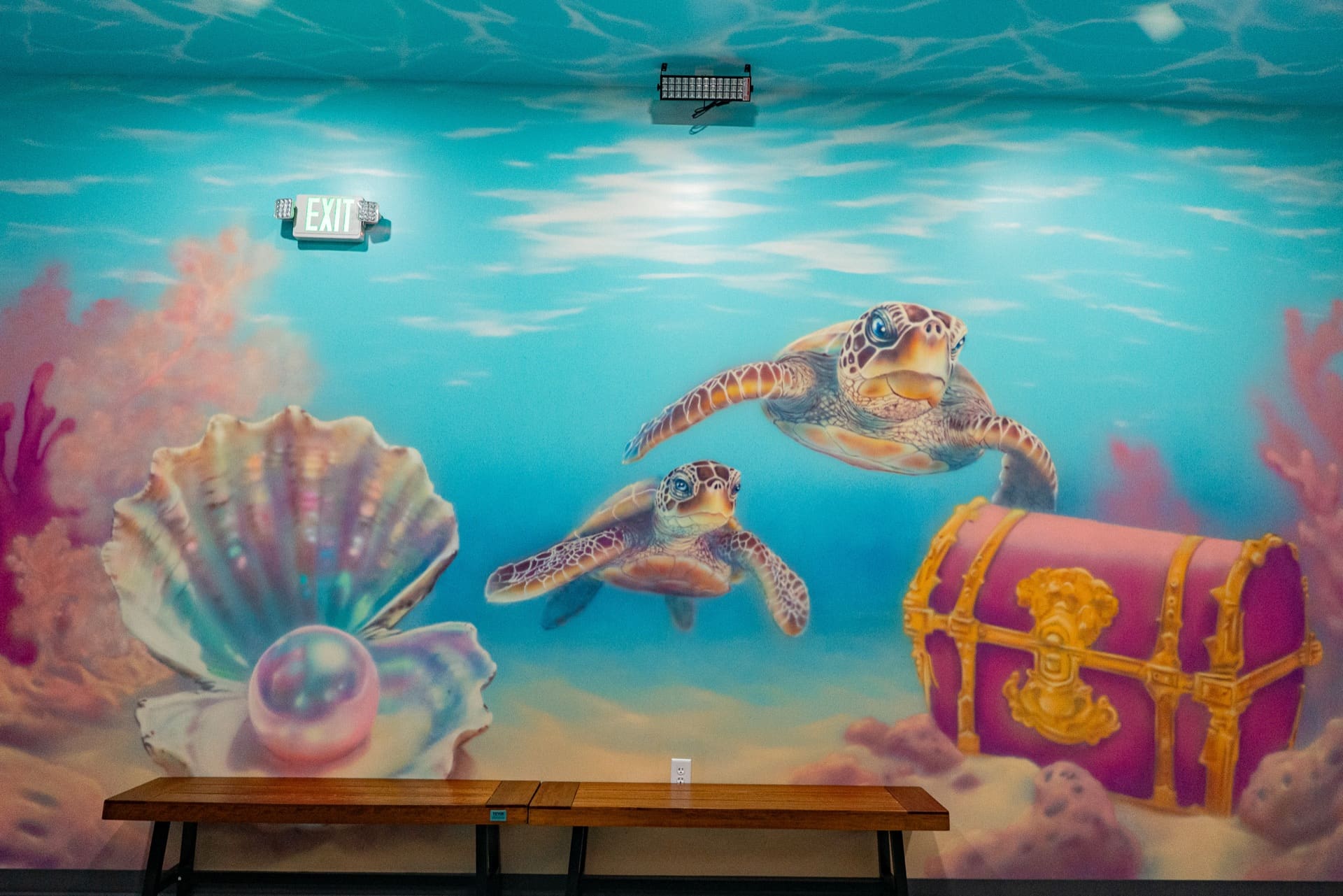 Mermaid party room, photo 4 of 9