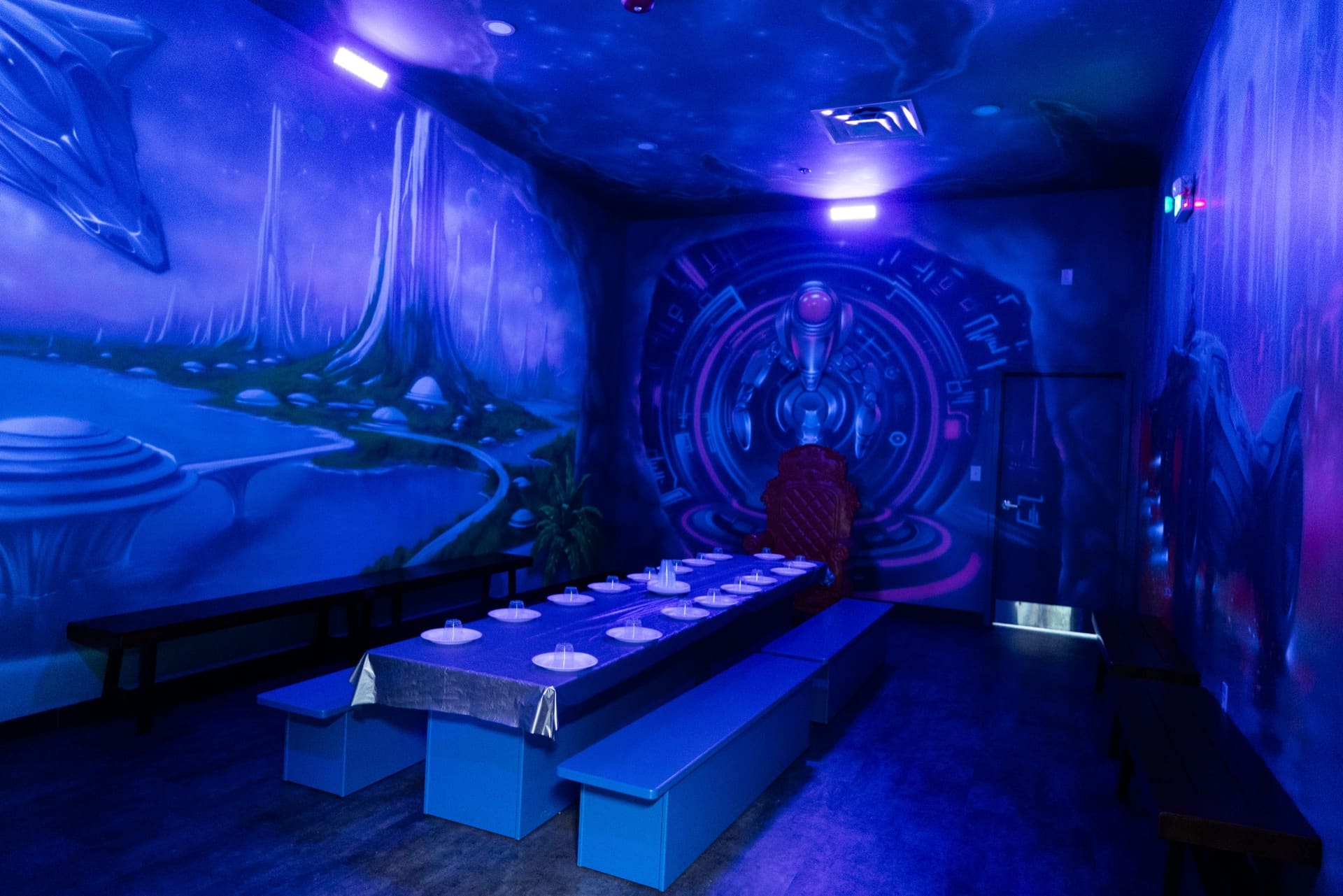 Superhero party room, photo 2 of 9