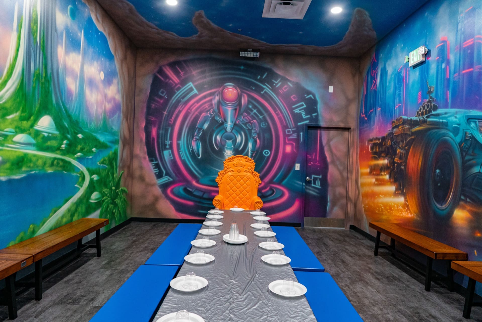 Superhero party room, photo 3 of 9