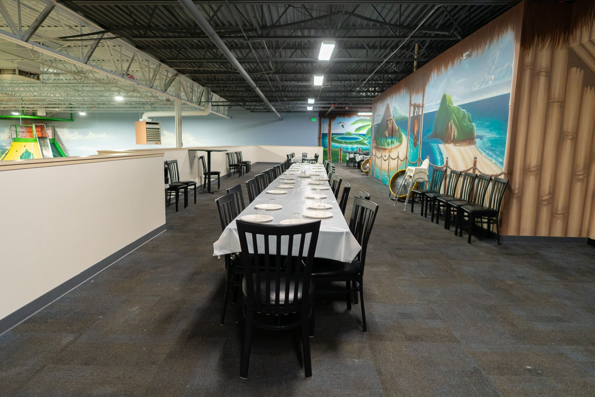 Celebration party room, photo 4 of 5