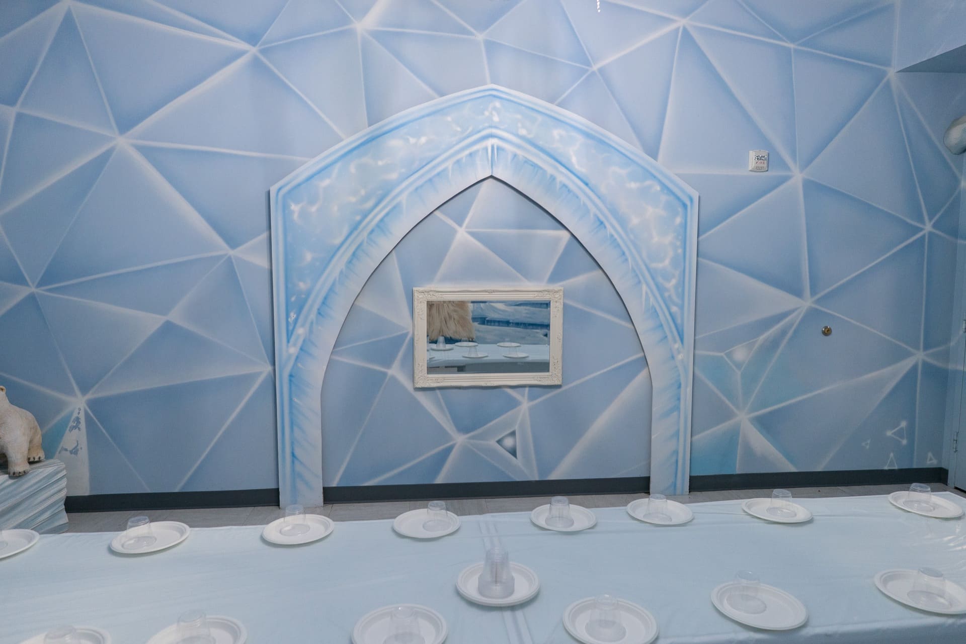 Ice party room, photo 5 of 7