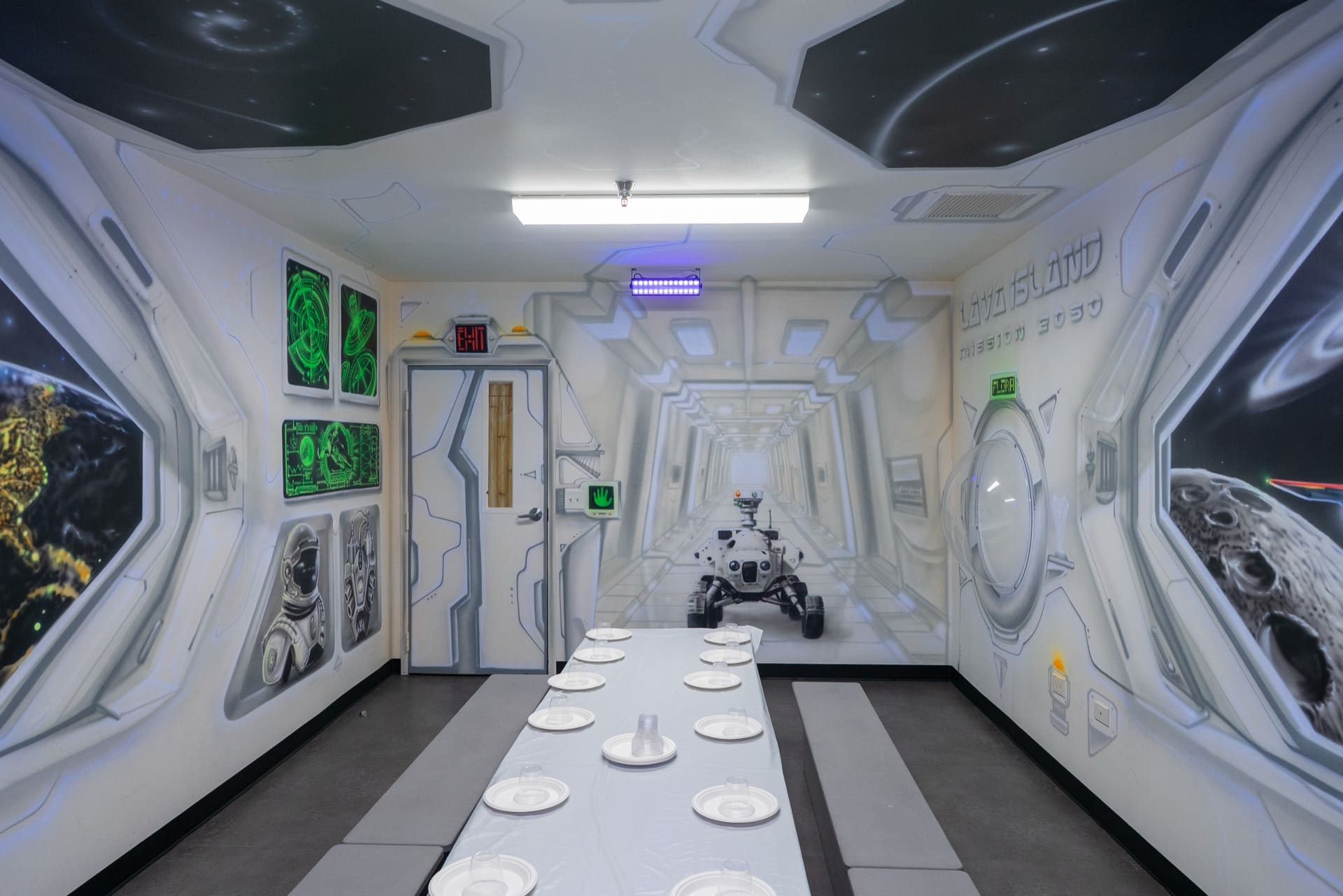 Space party room, photo 3 of 6
