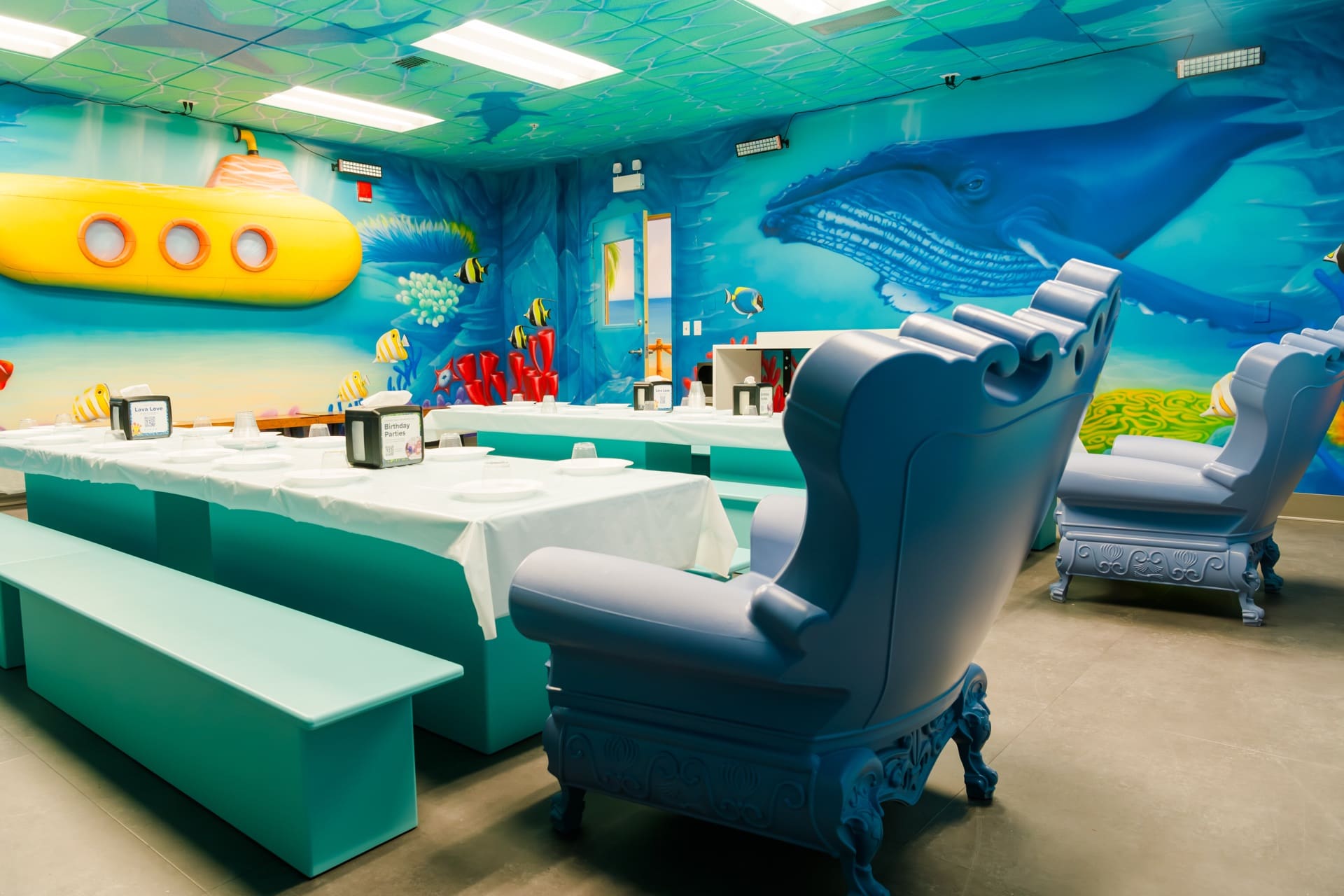 Underwater party room, photo 4 of 7