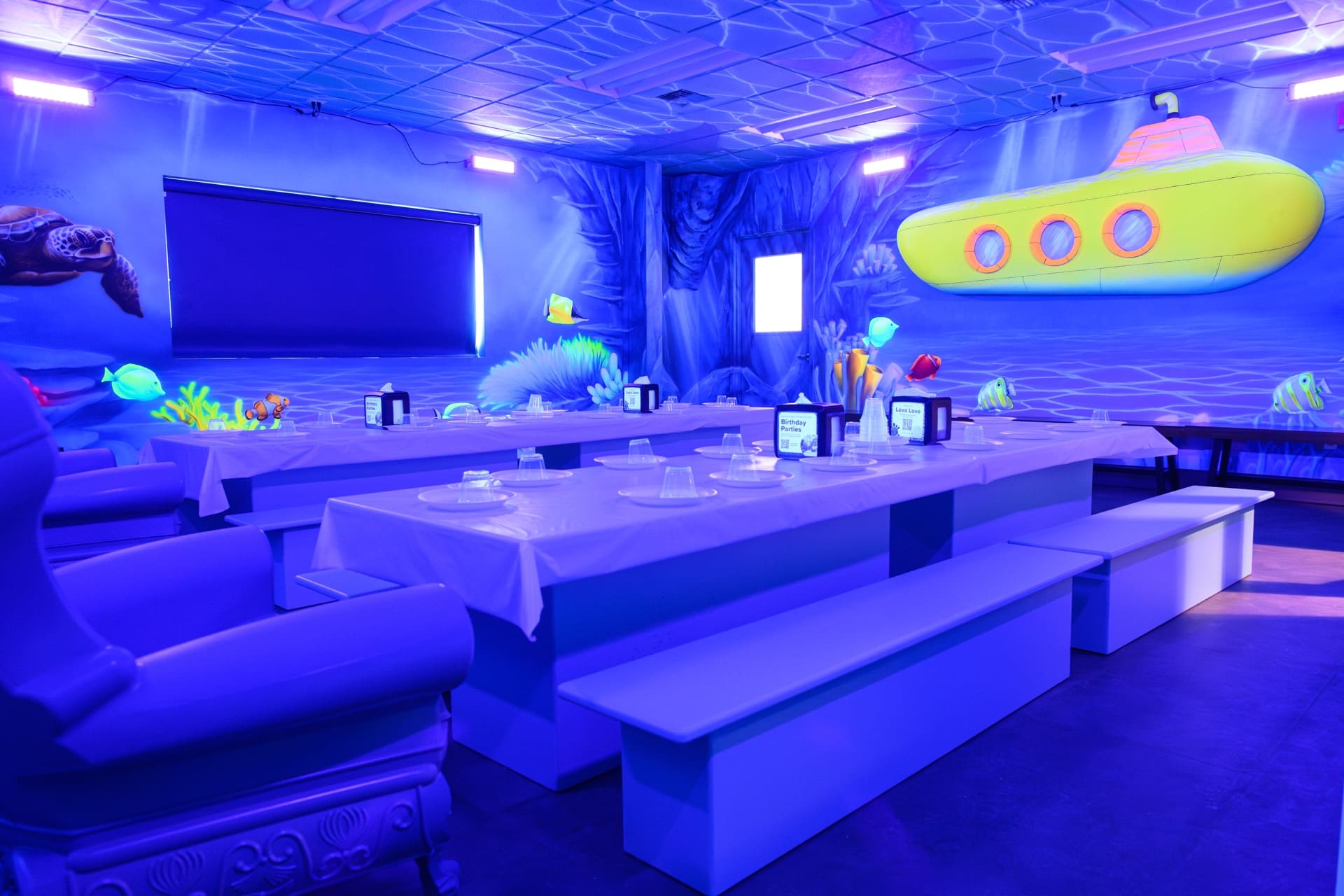 Underwater party room, photo 7 of 7