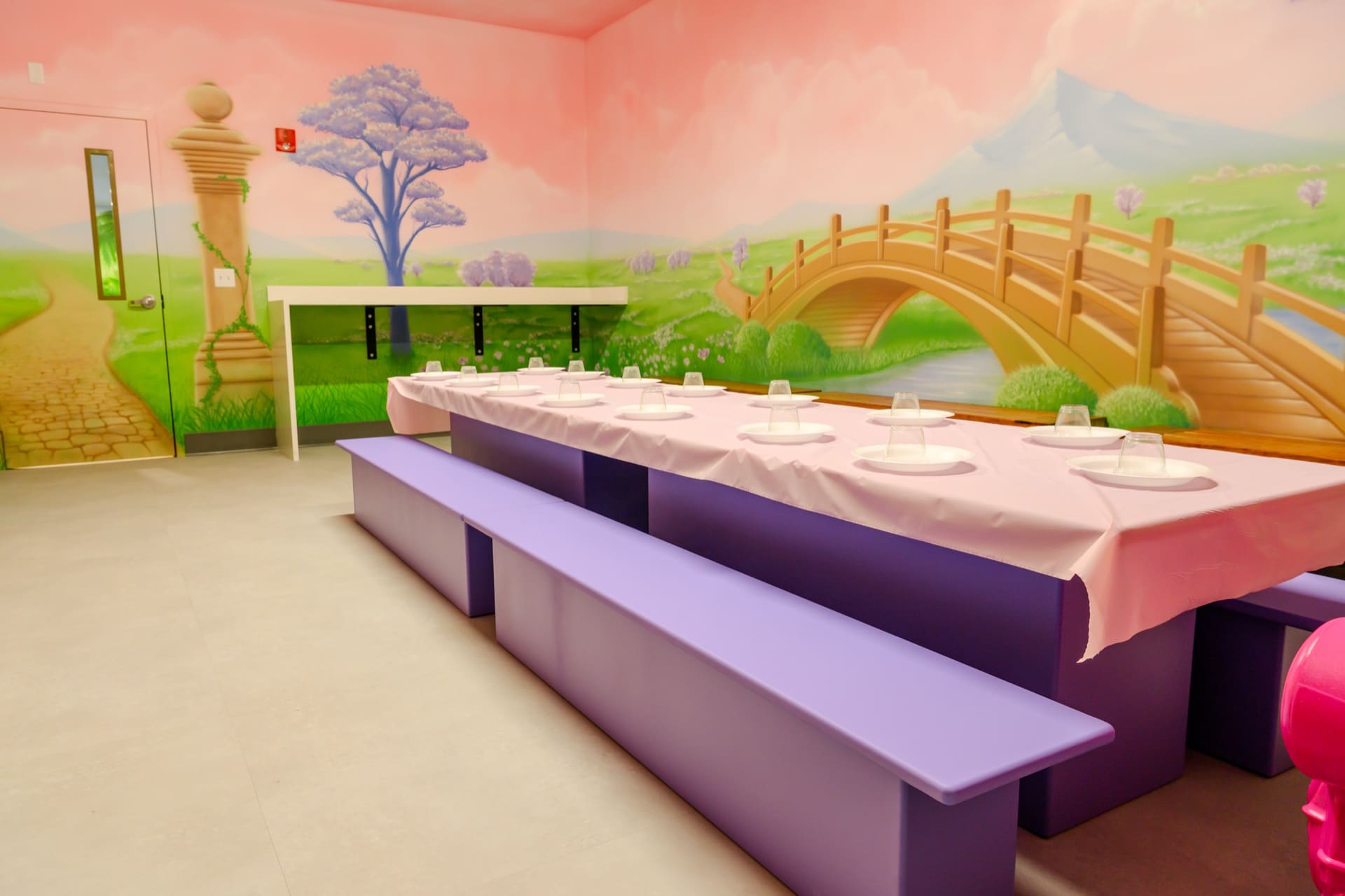 Princess party room, photo 2 of 4