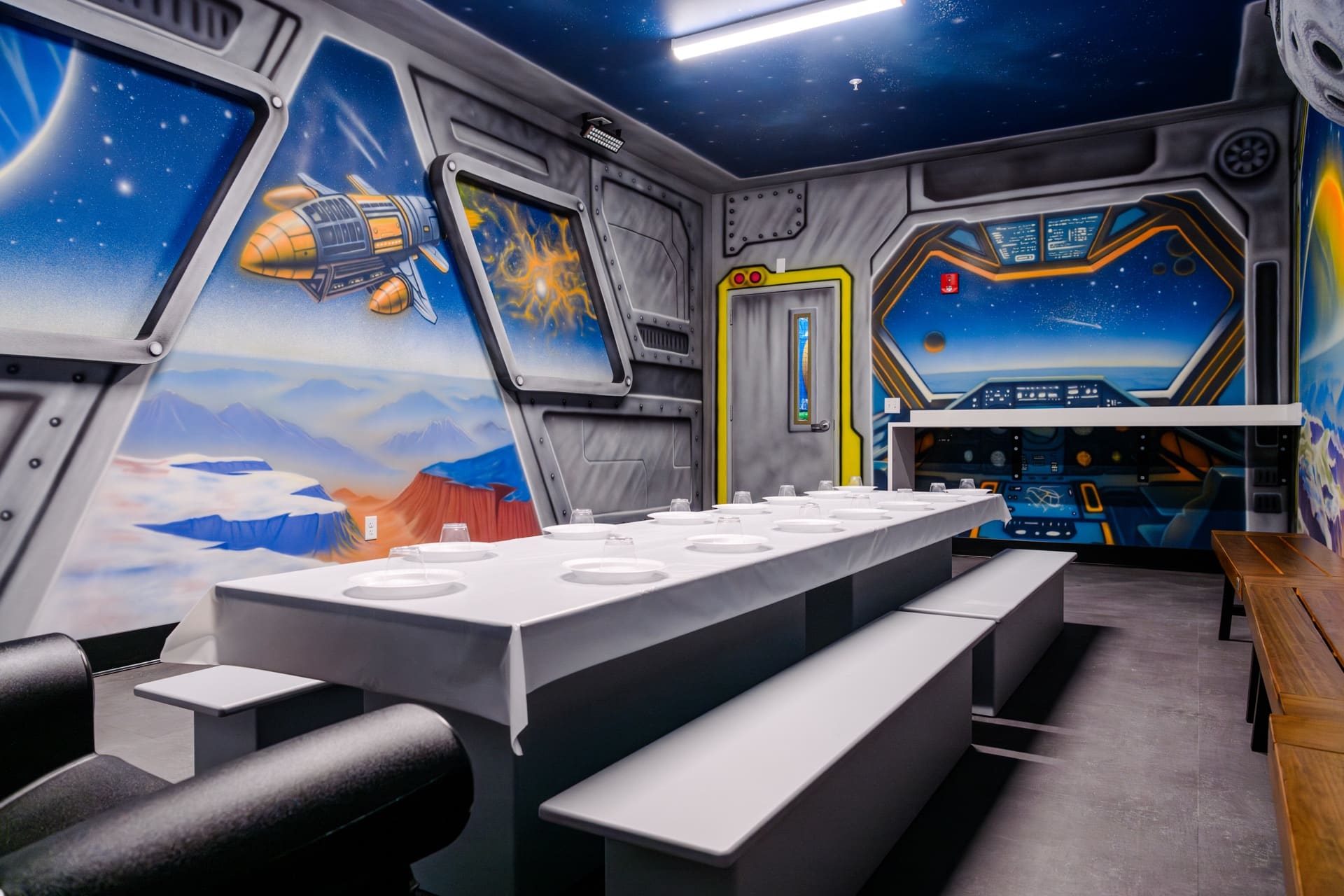 Space party room, photo 3 of 8