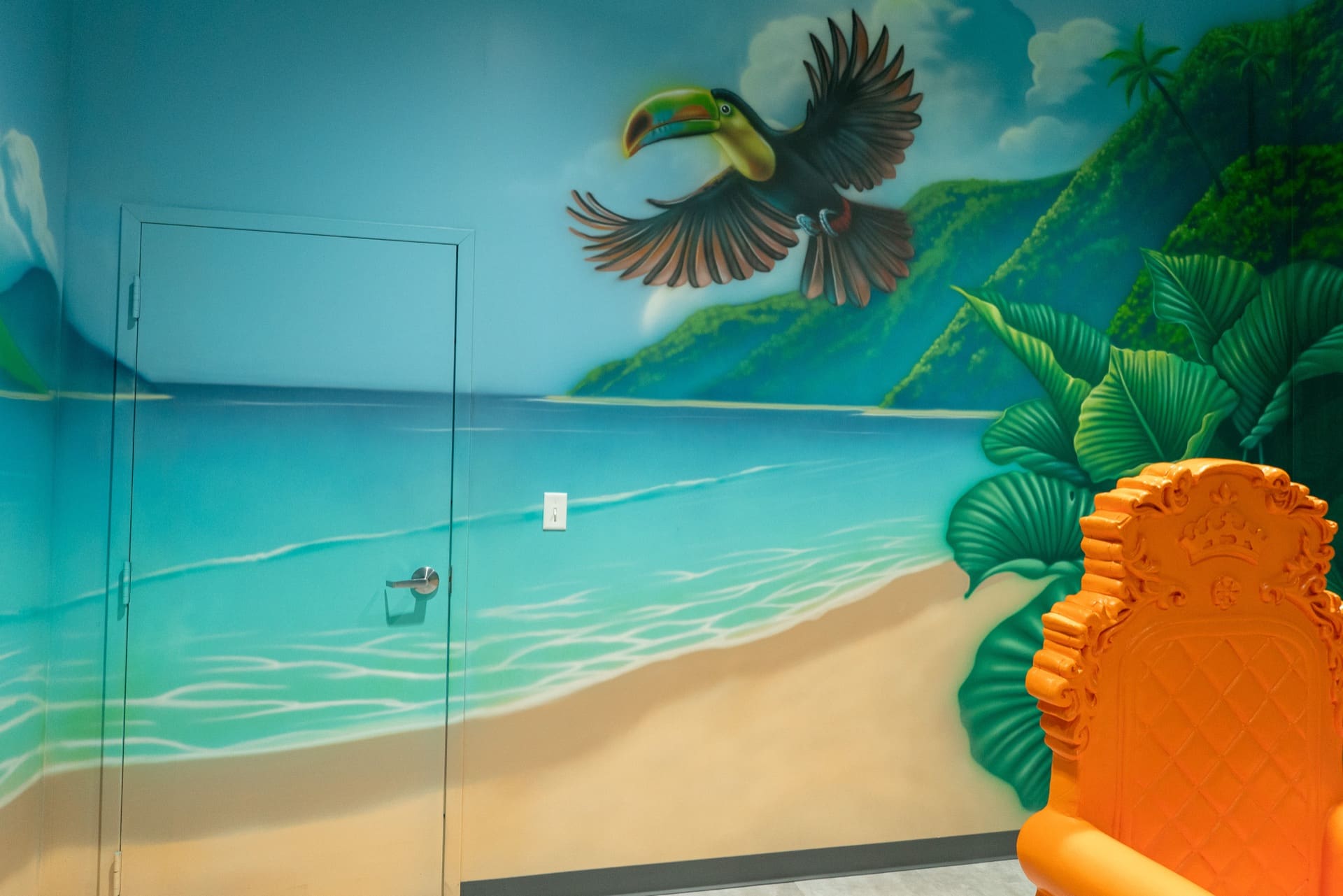 Jungle party room, photo 2 of 7