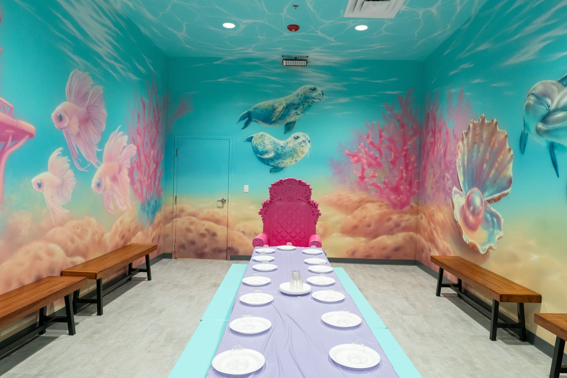 Mermaid party room, photo 1 of 7