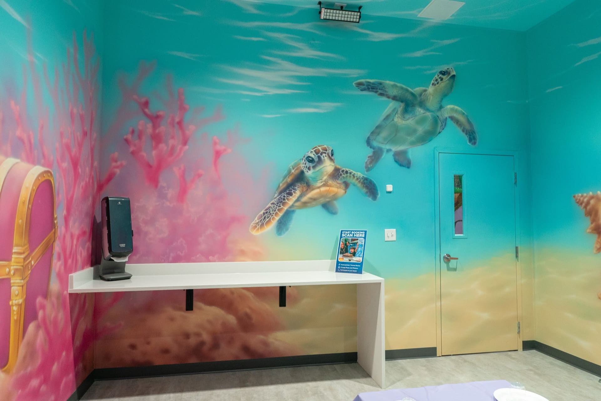 Mermaid party room, photo 5 of 7
