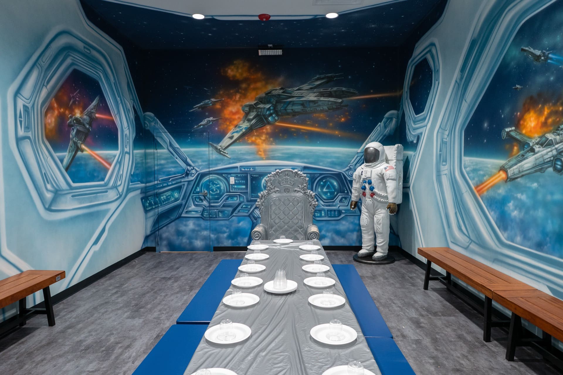 Space party room, photo 3 of 8