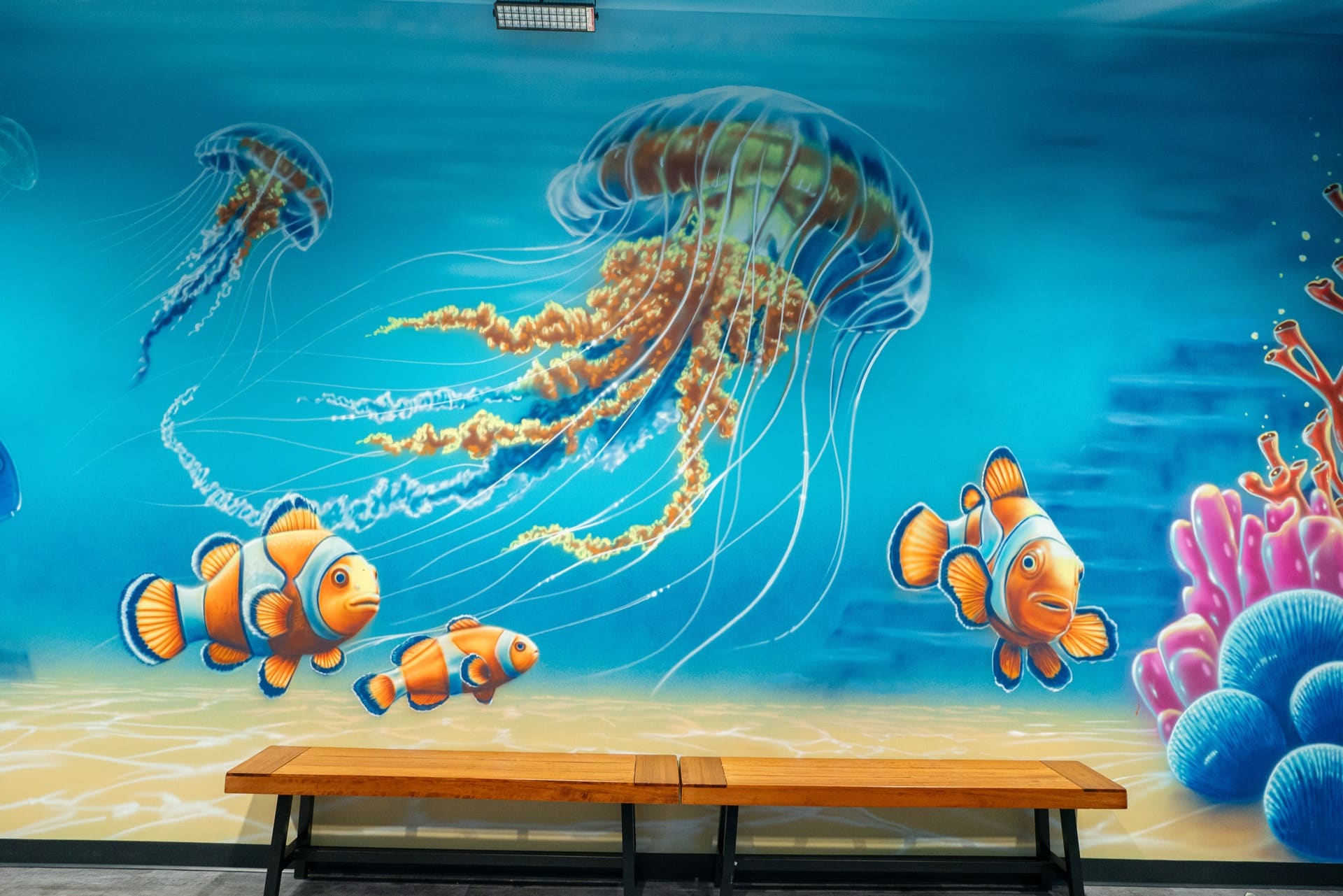 Underwater party room, photo 8 of 11