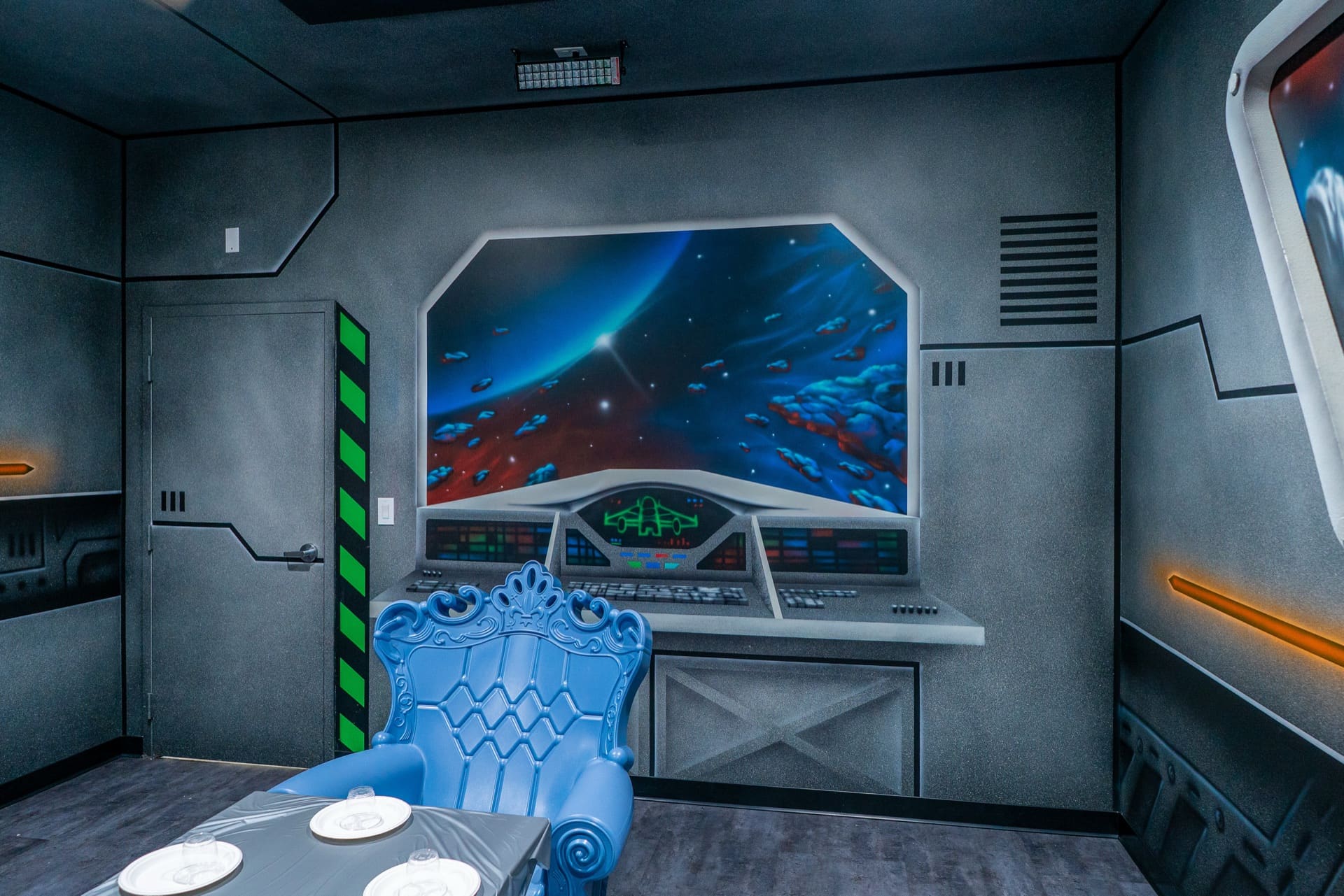 Space party room, photo 5 of 6