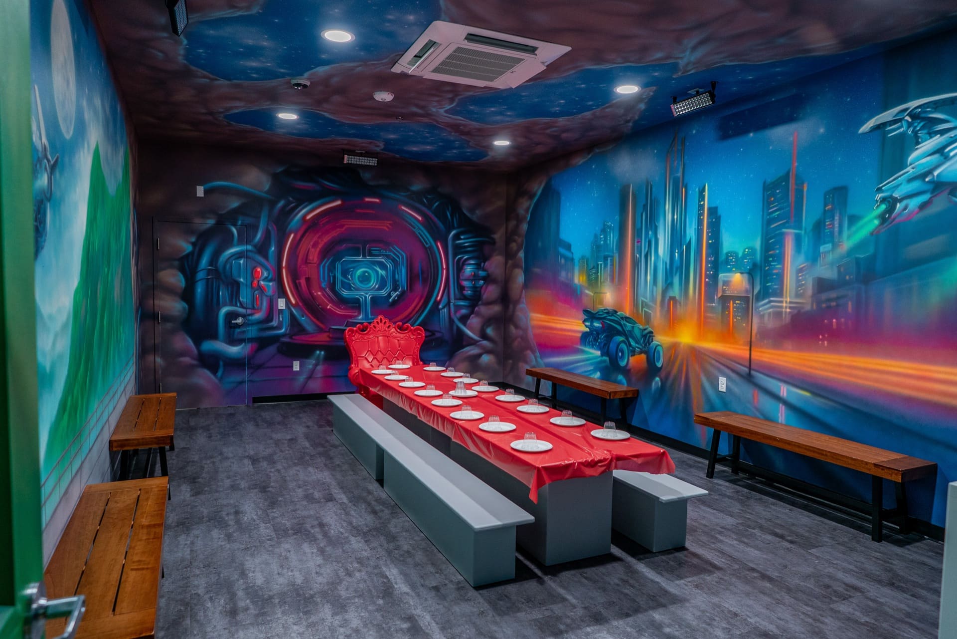 Superhero party room, photo 1 of 6