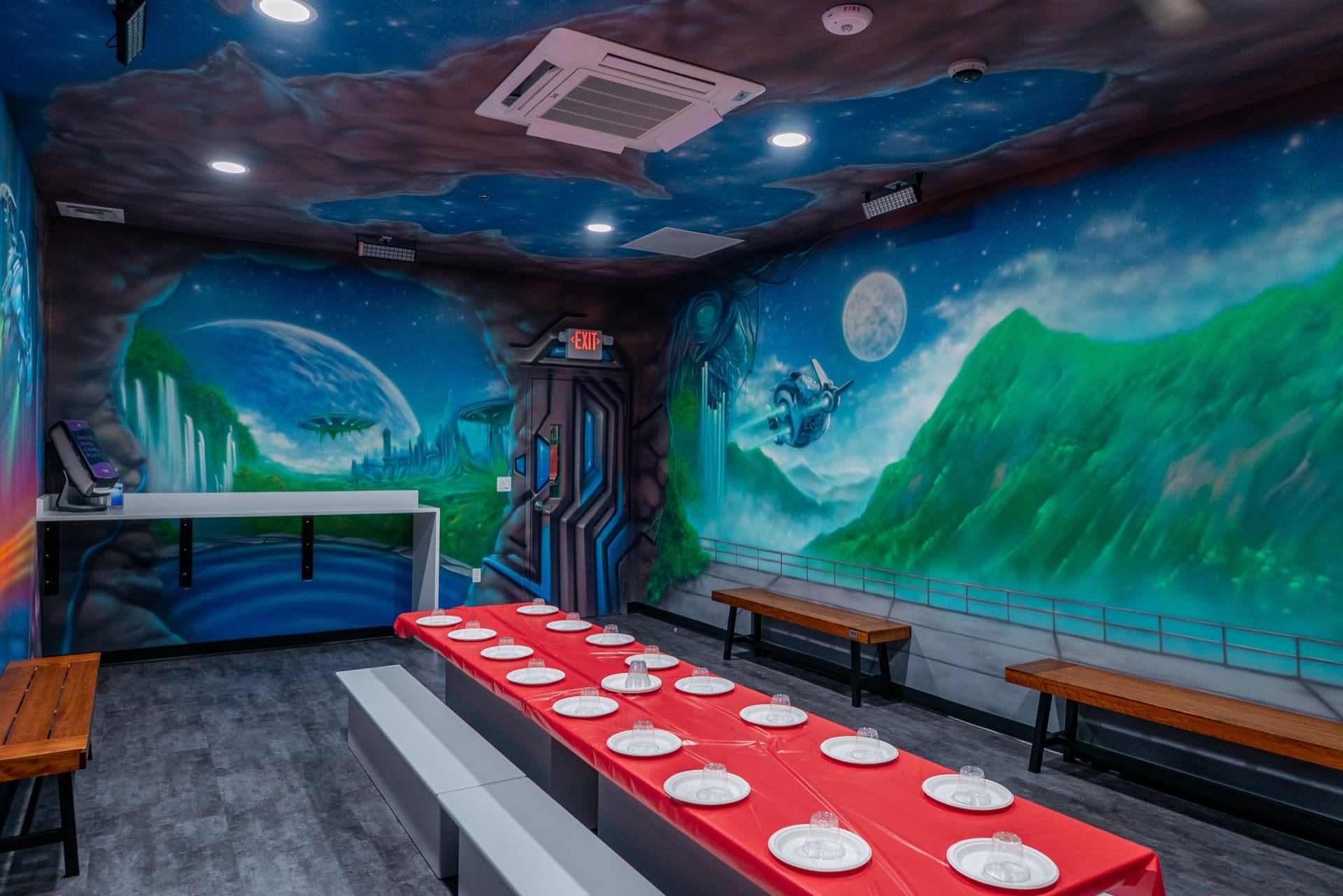 Superhero party room, photo 6 of 6