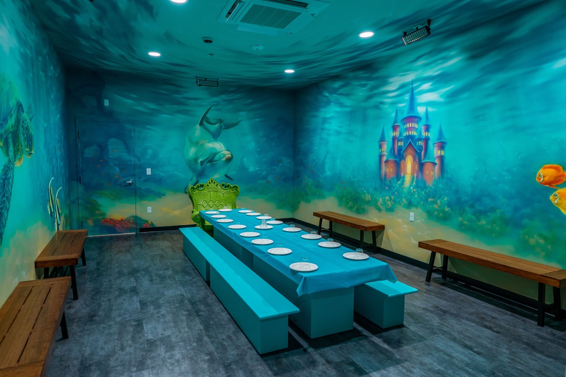 Underwater party room, photo 1 of 6