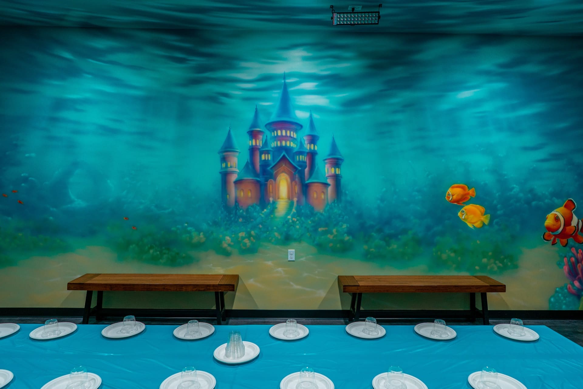 Underwater party room, photo 2 of 6