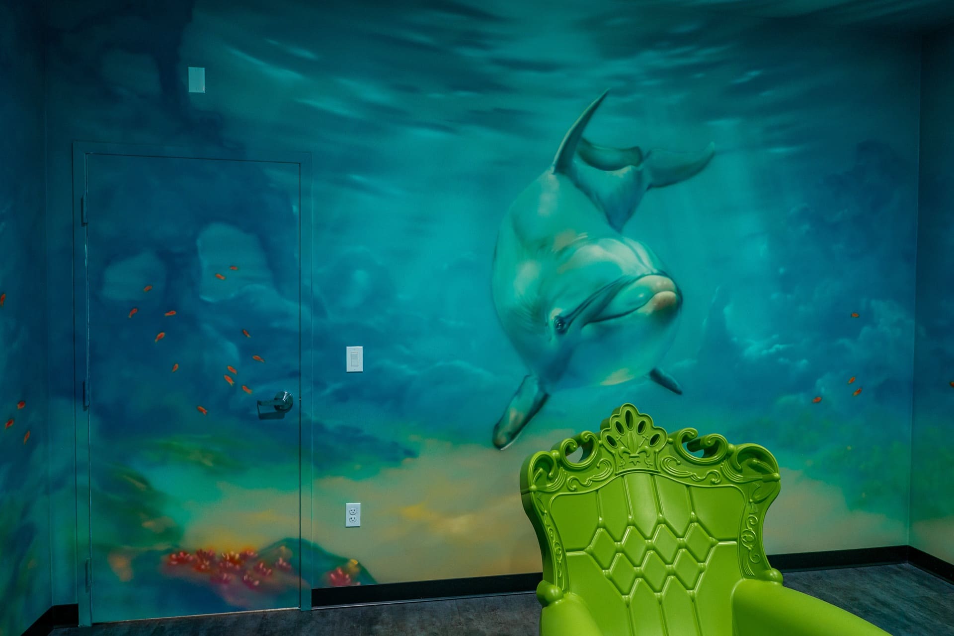 Underwater party room, photo 3 of 6