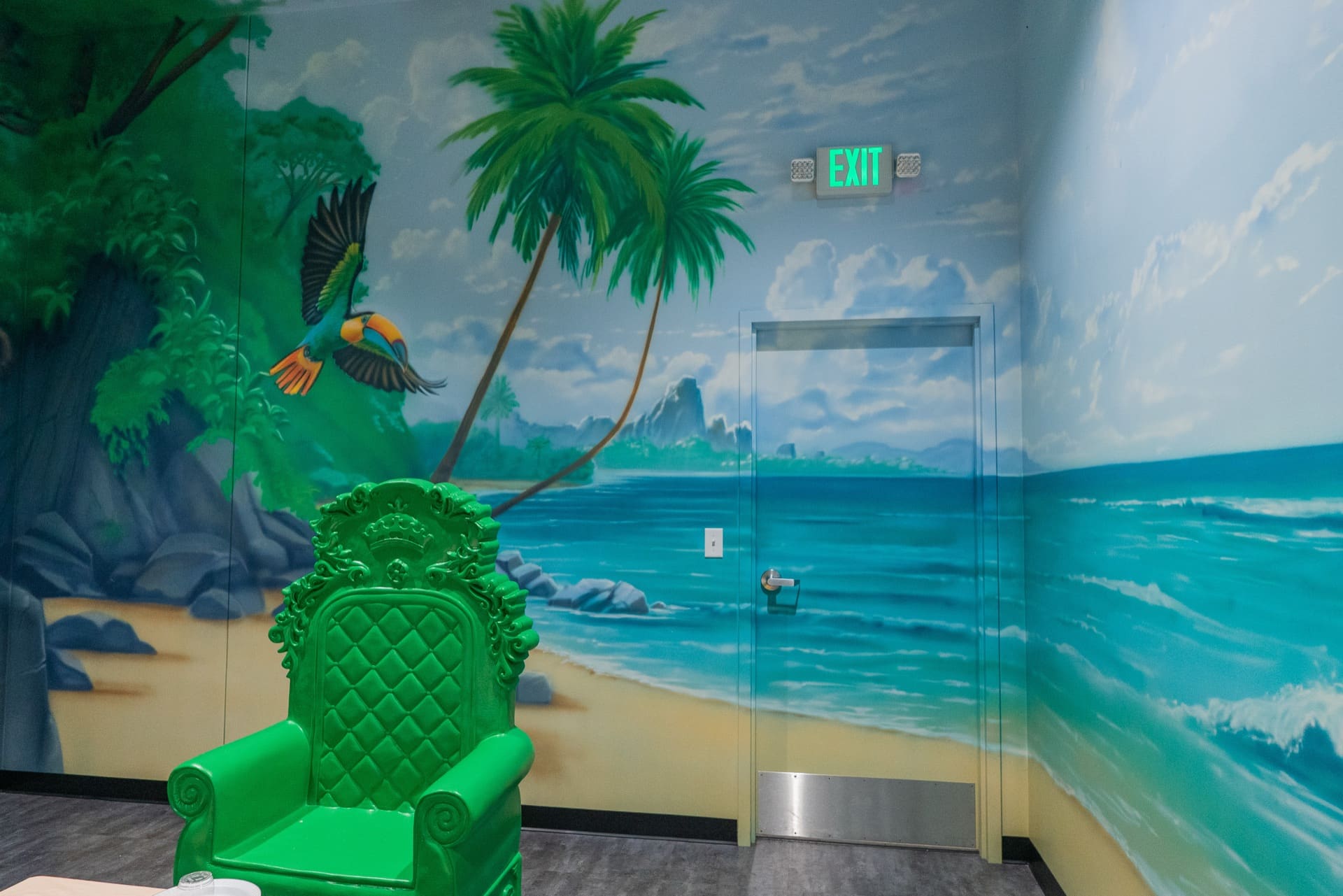 Jungle party room, photo 7 of 8