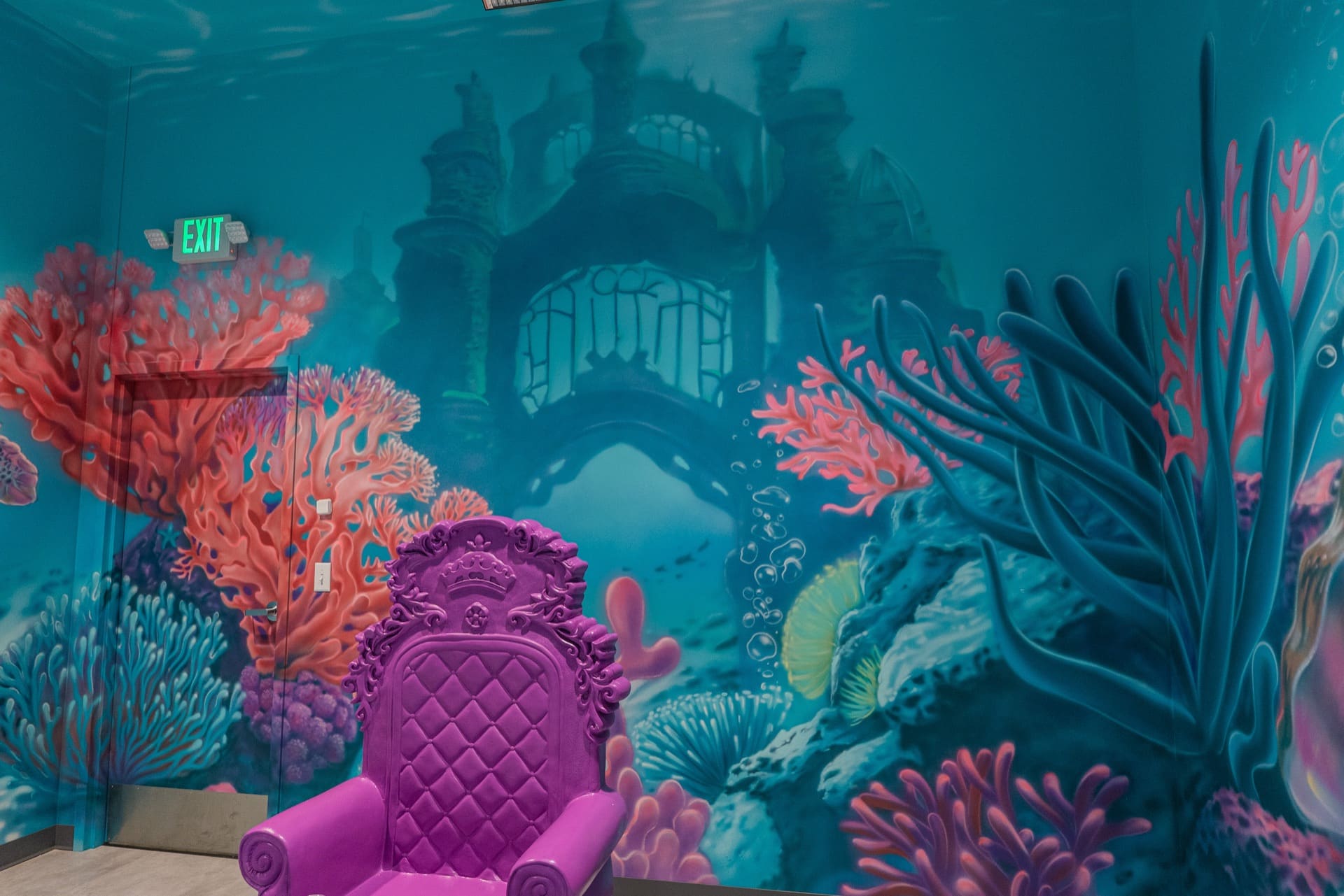 Mermaid party room, photo 8 of 9