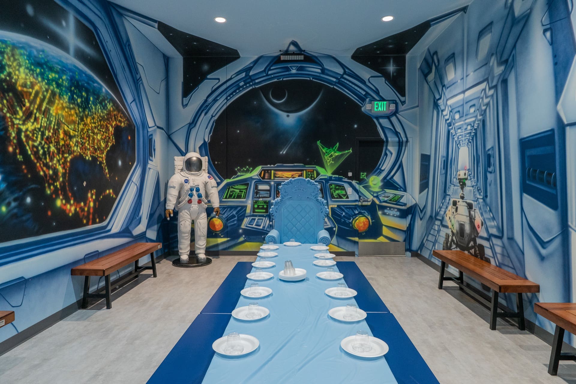 Space party room, photo 3 of 9