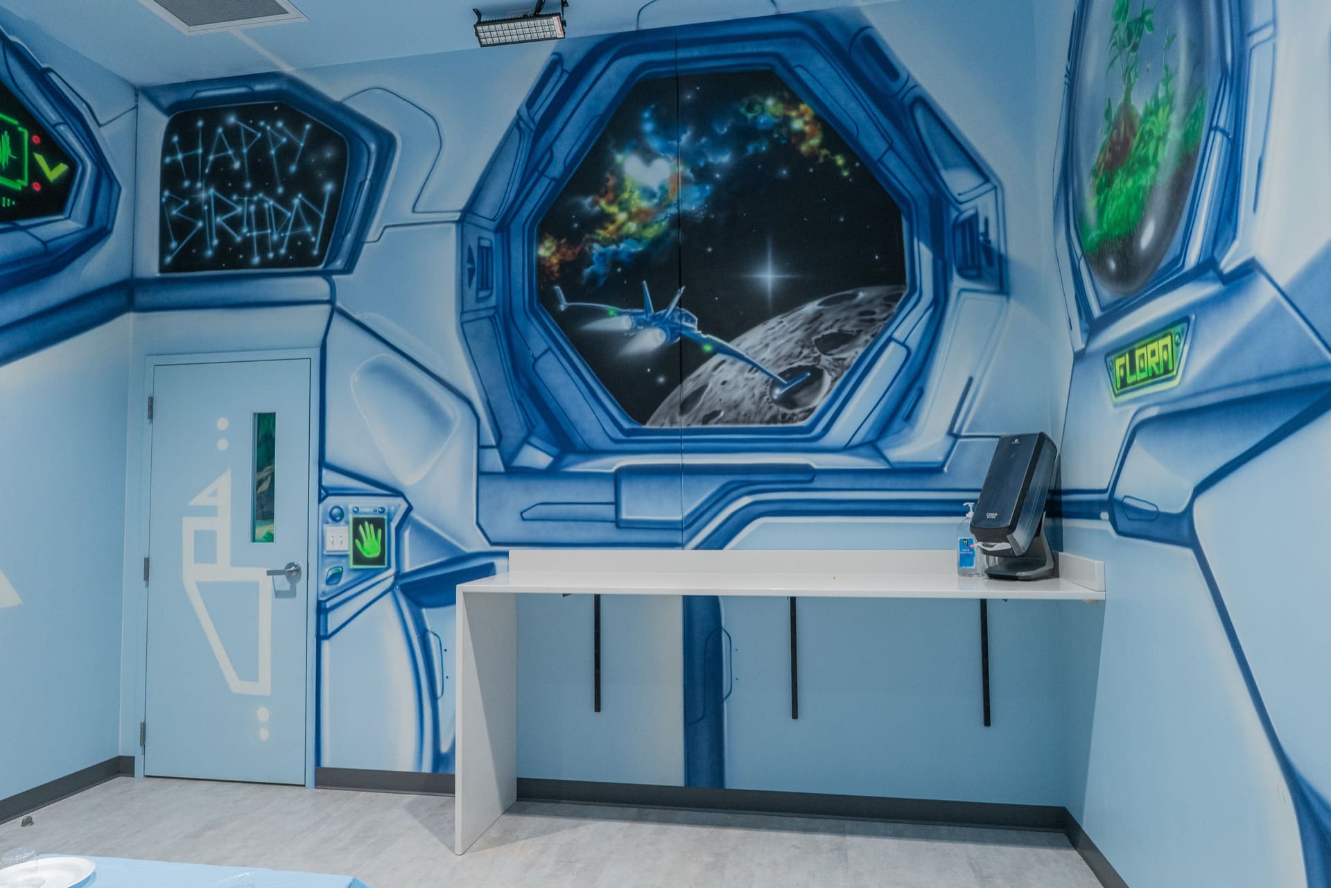 Space party room, photo 5 of 9