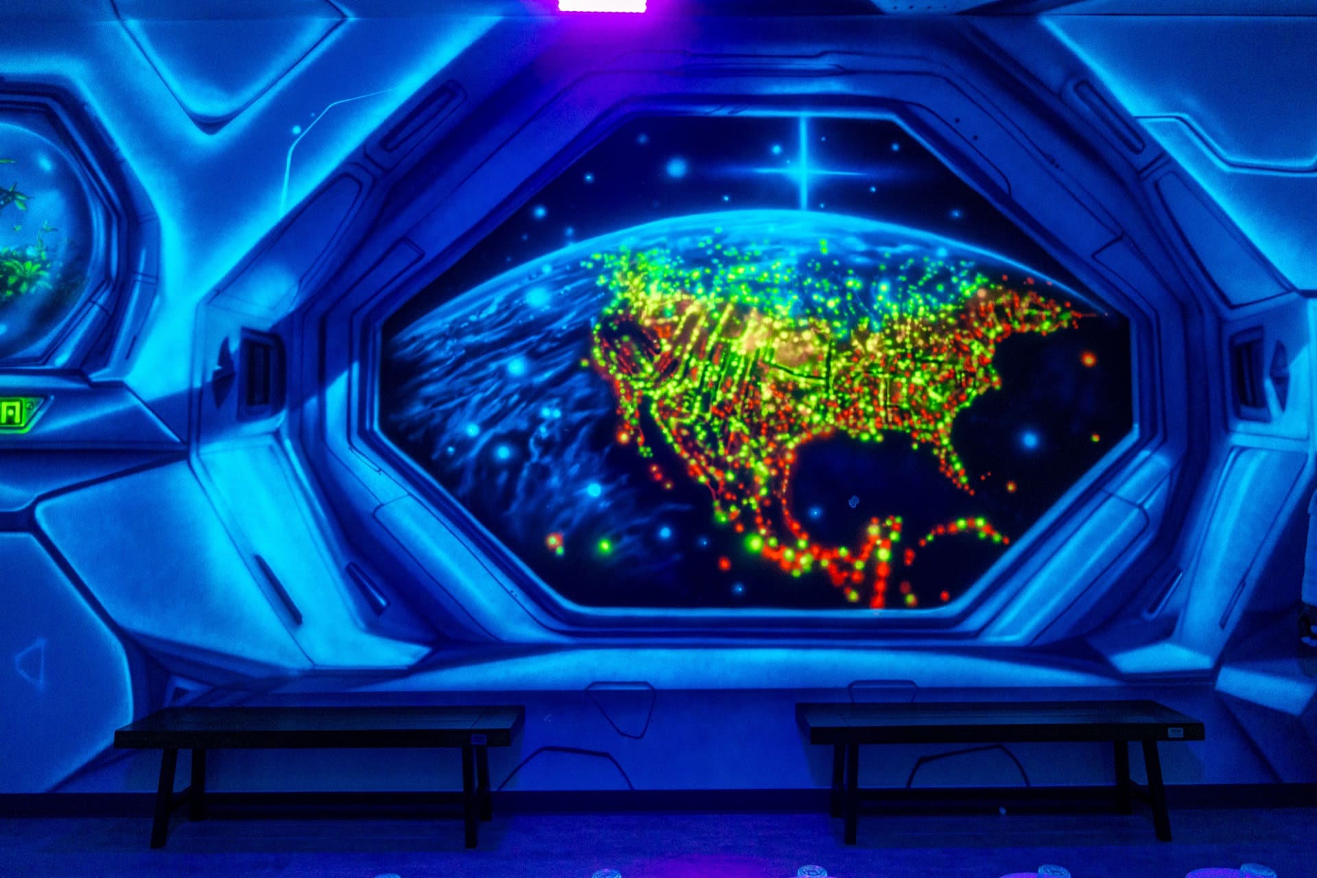 Space party room, photo 7 of 9