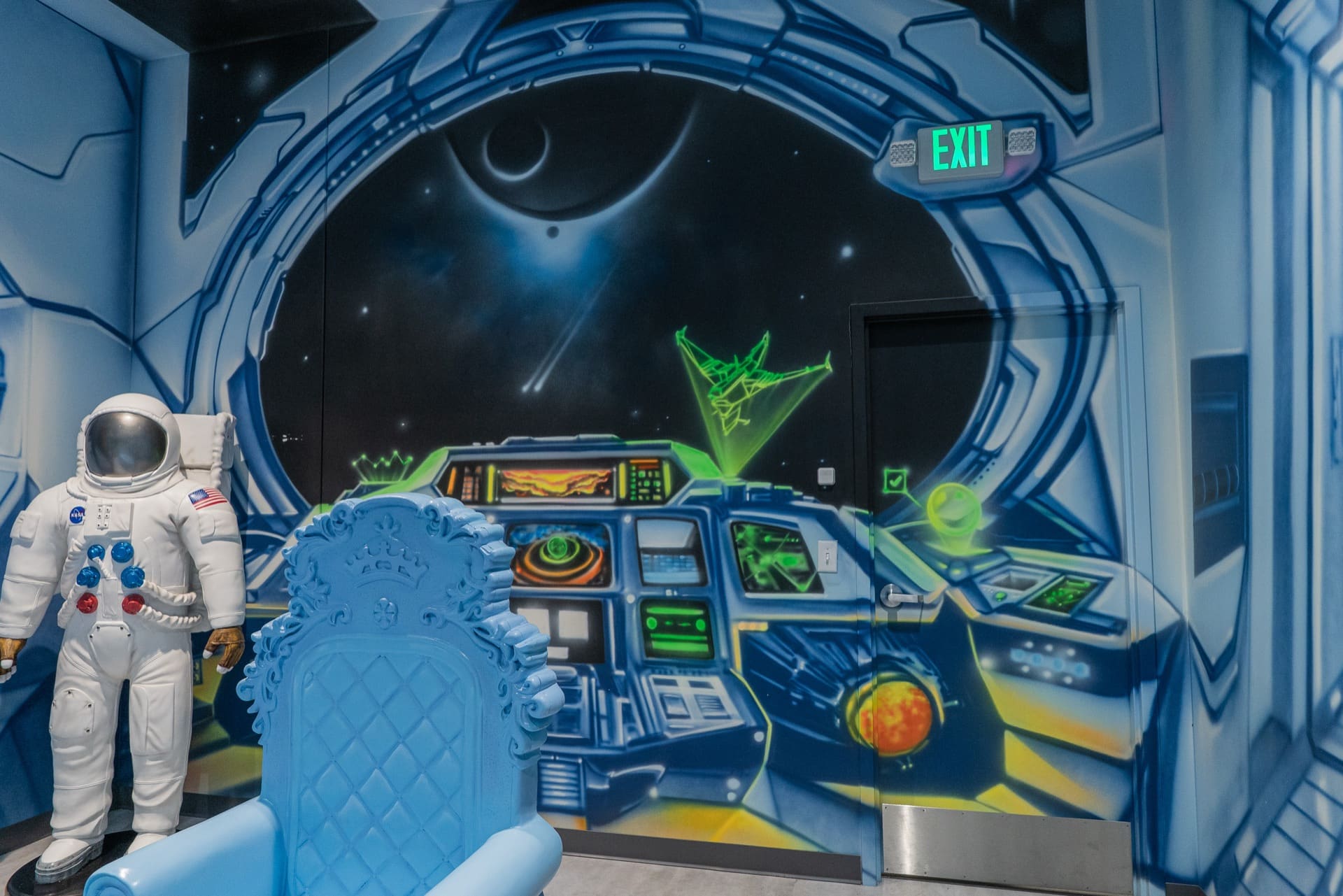 Space party room, photo 8 of 9