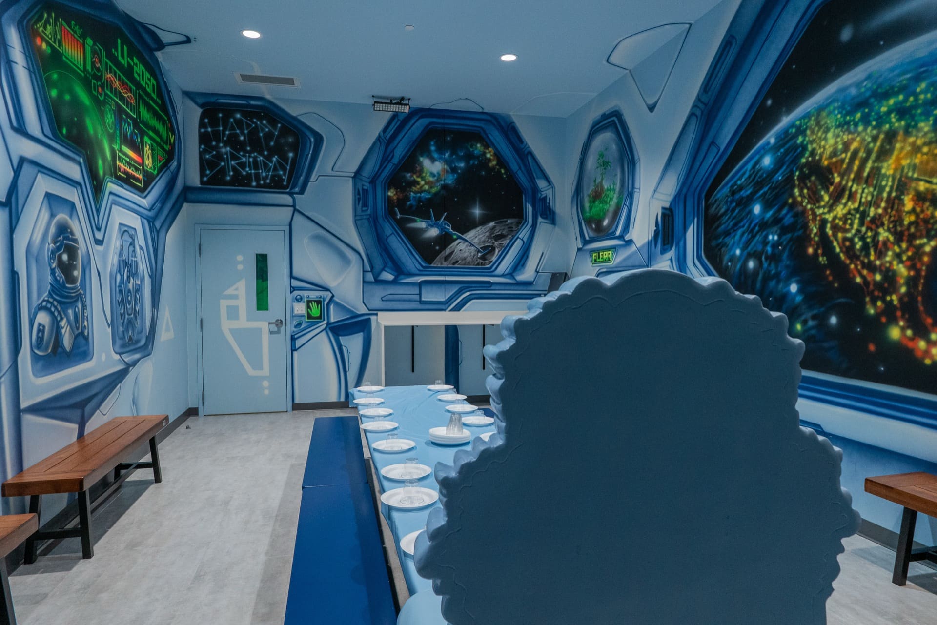 Space party room, photo 9 of 9