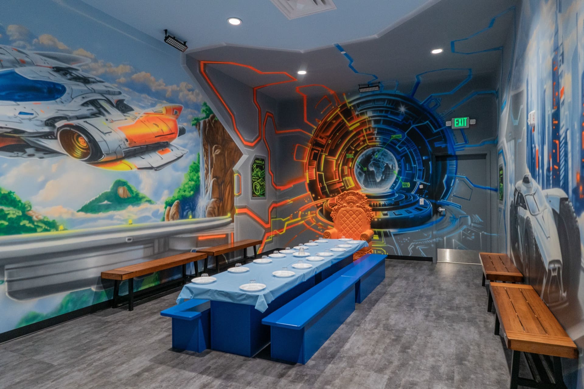 Superhero party room, photo 1 of 9