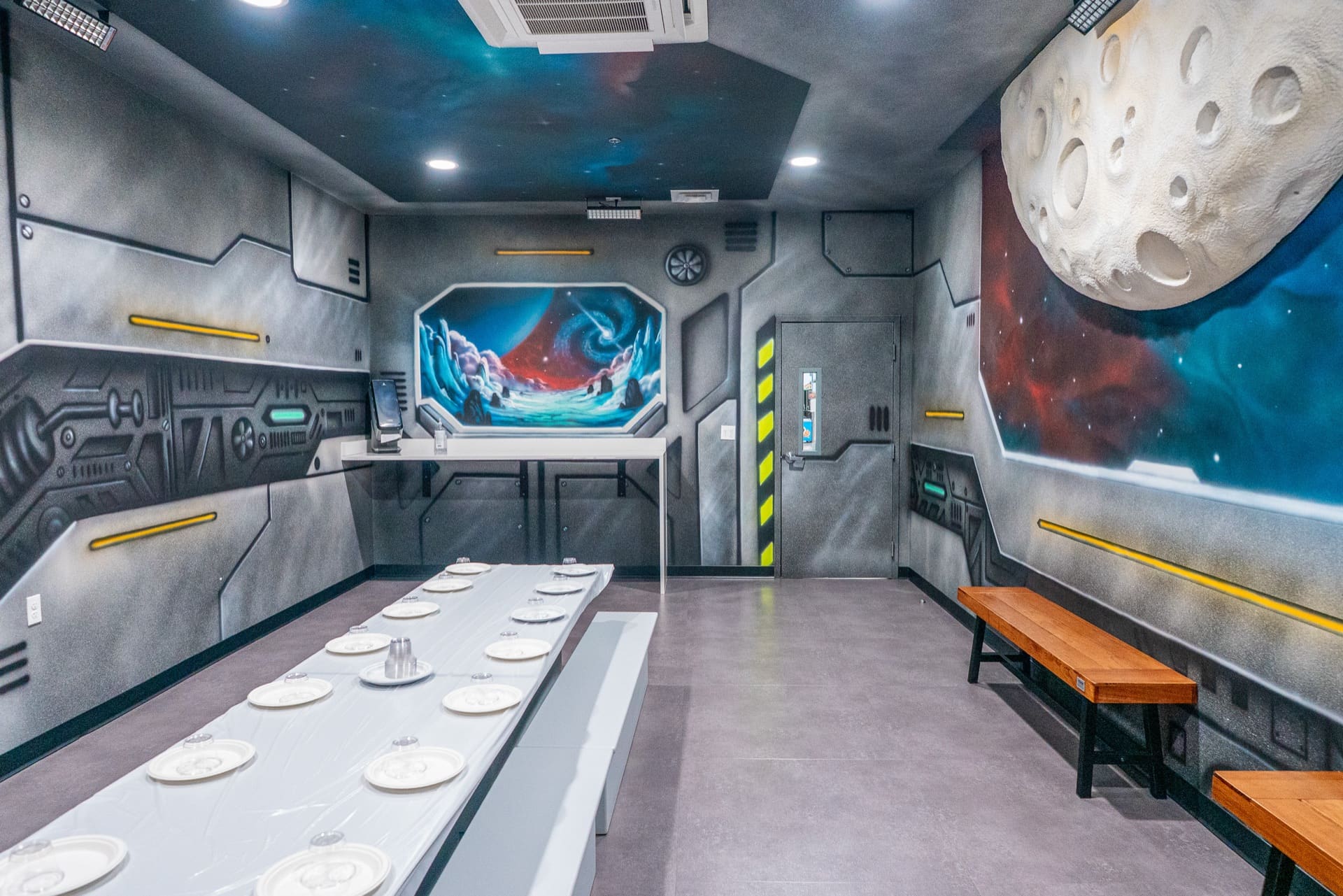 Space party room, photo 9 of 9