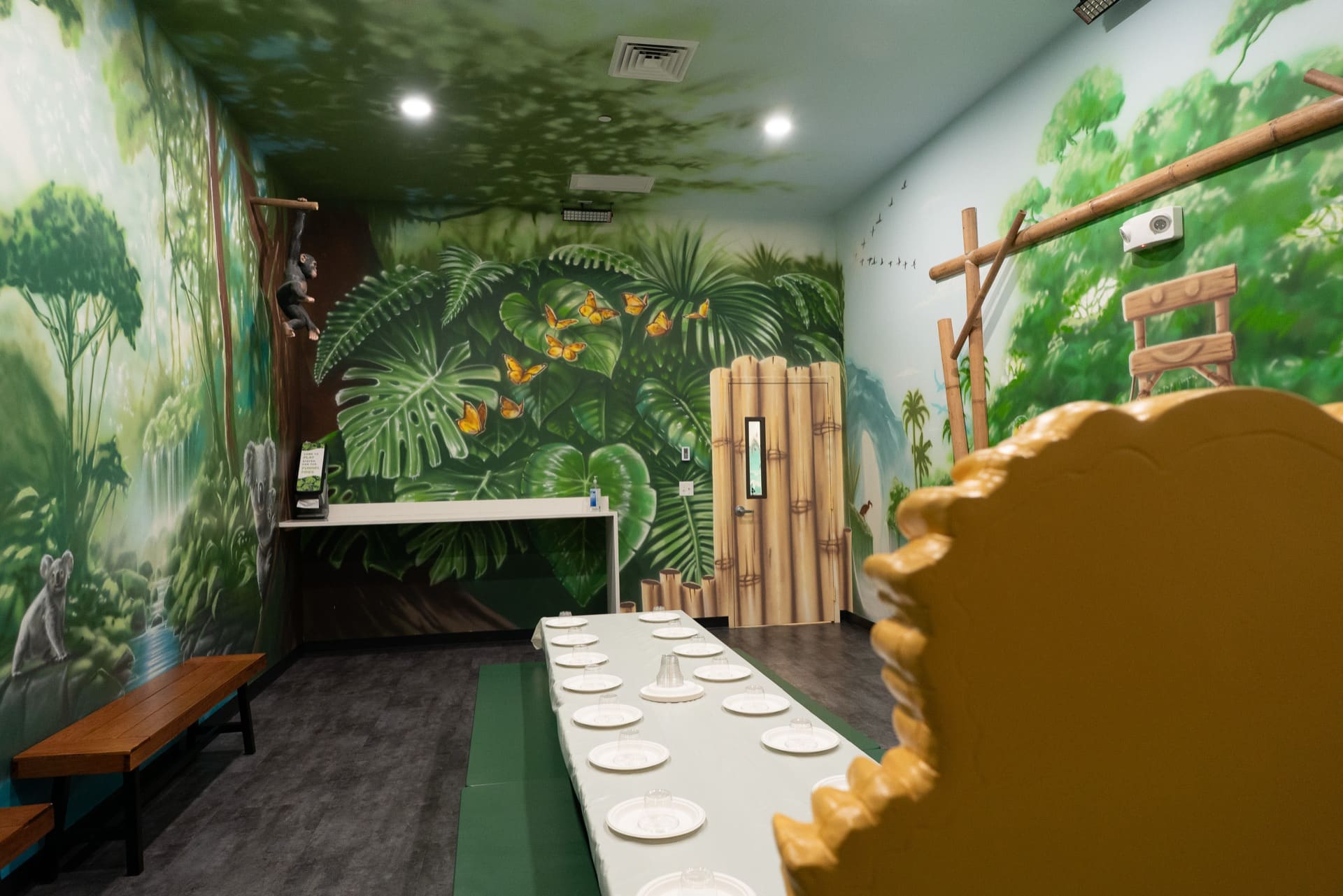 Jungle party room, photo 10 of 10