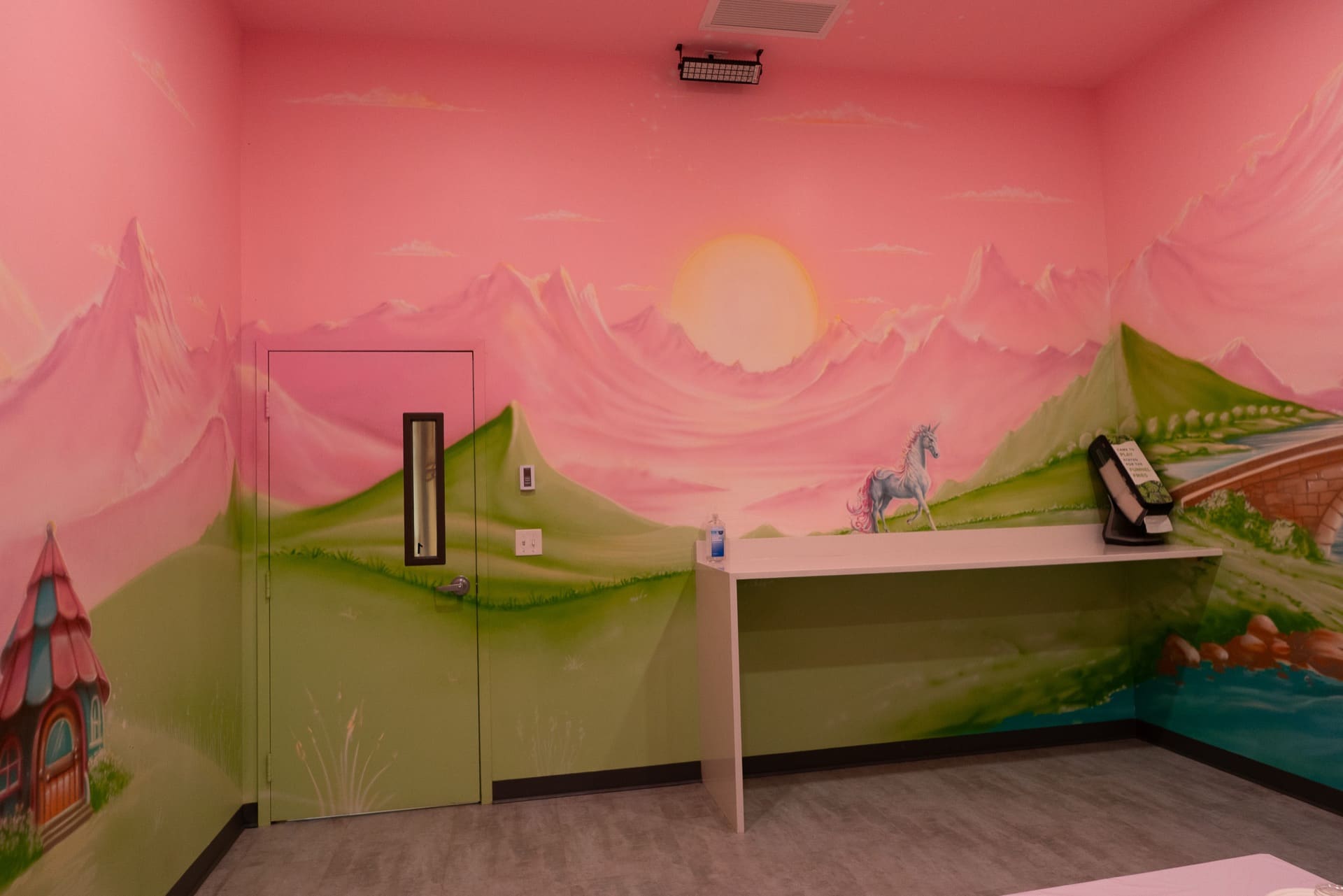 Princess party room, photo 12 of 12