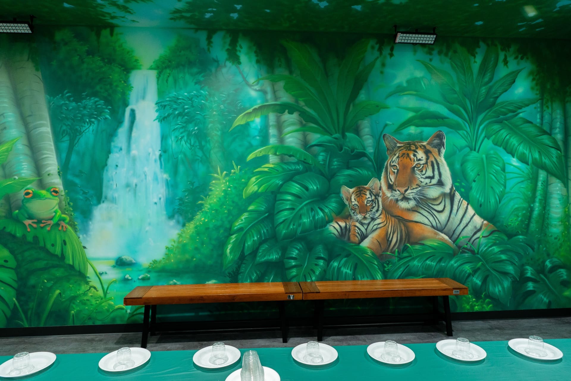 Jungle party room, photo 6 of 8