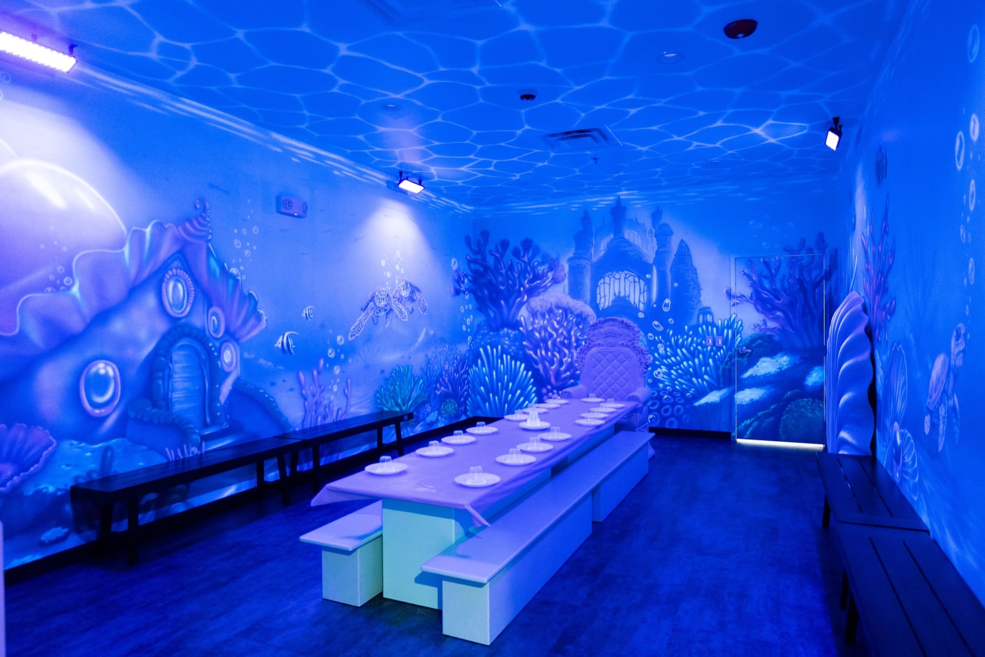 Mermaid party room, photo 2 of 9