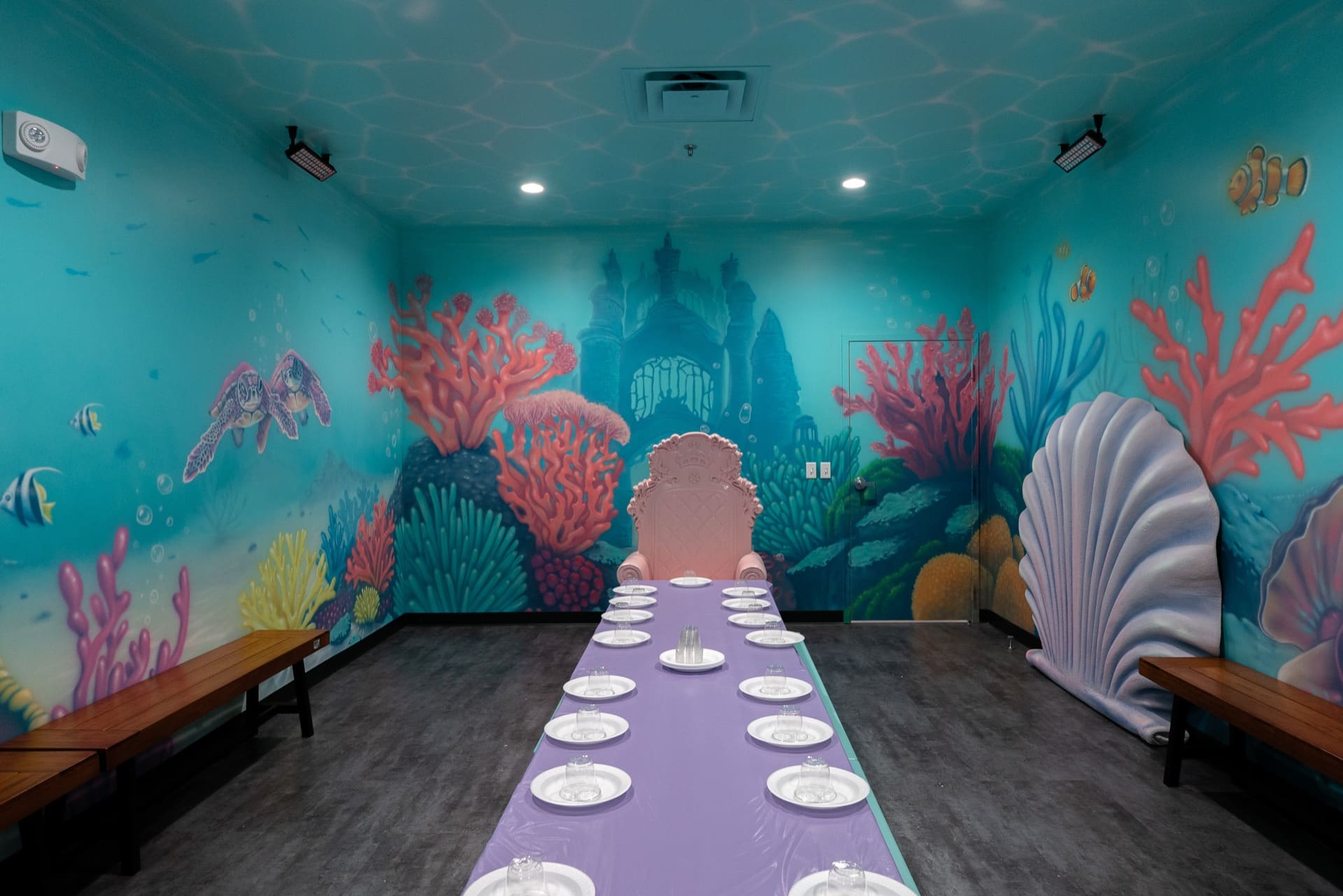 Mermaid party room, photo 3 of 9