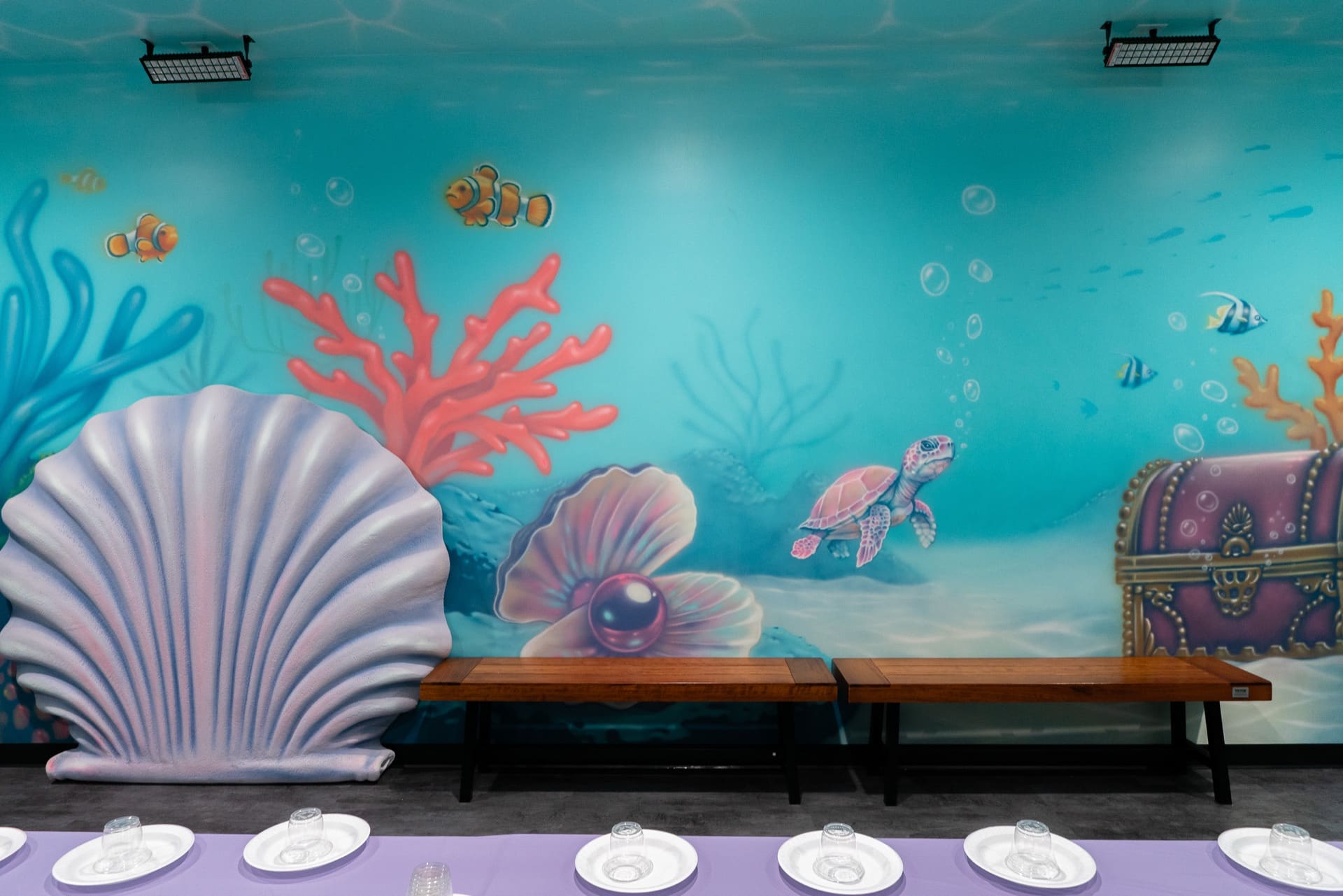 Mermaid party room, photo 4 of 9