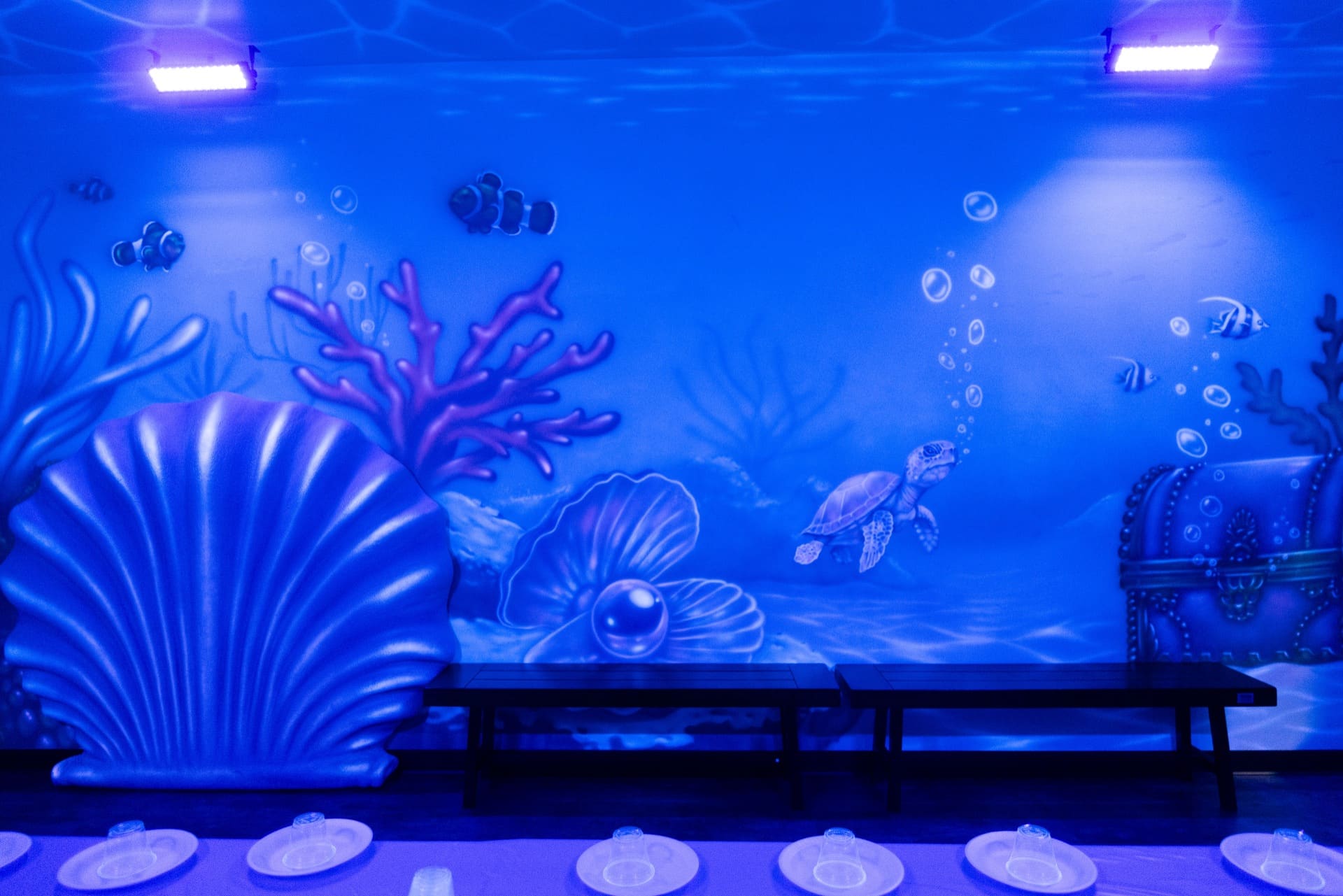 Mermaid party room, photo 5 of 9