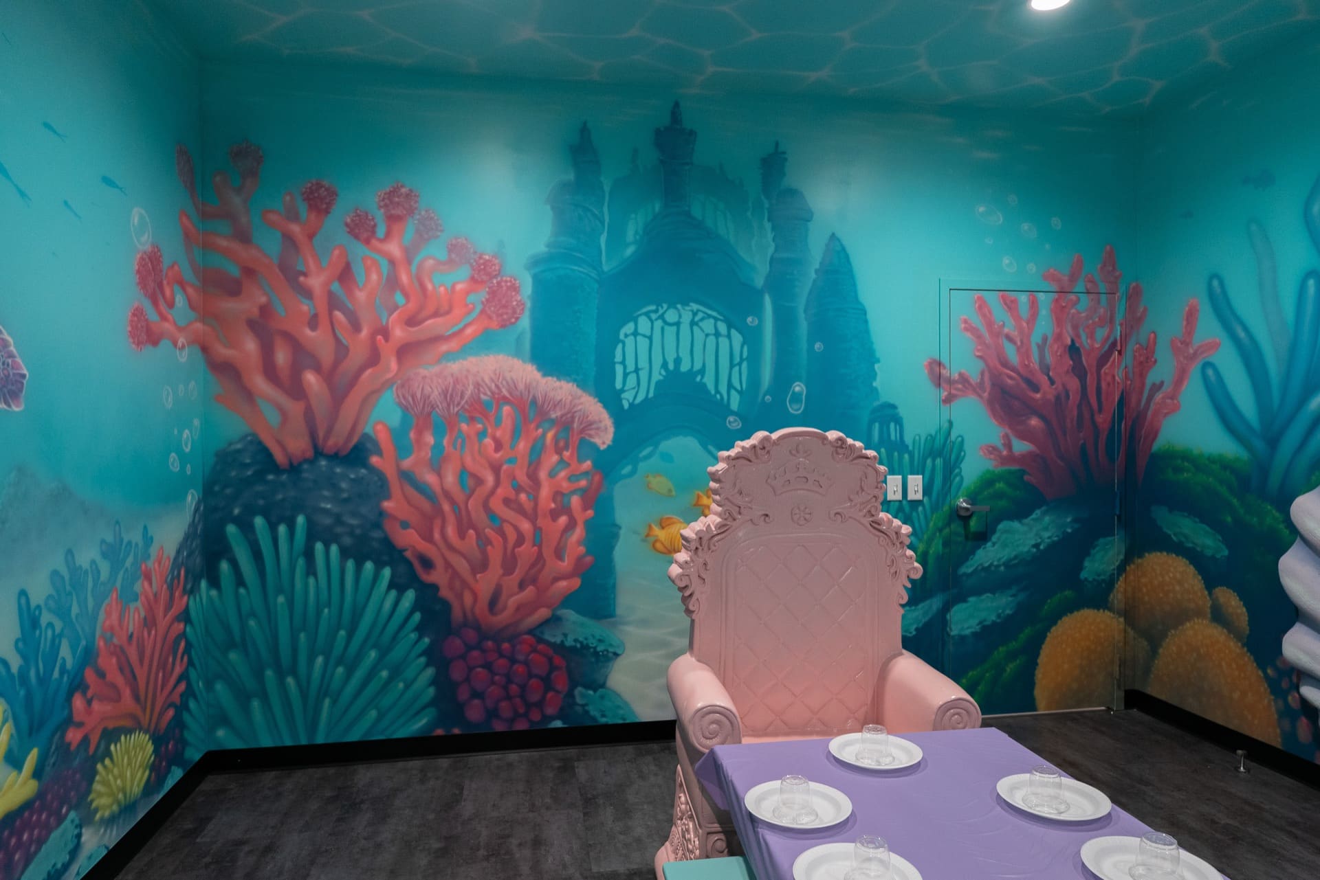 Mermaid party room, photo 6 of 9