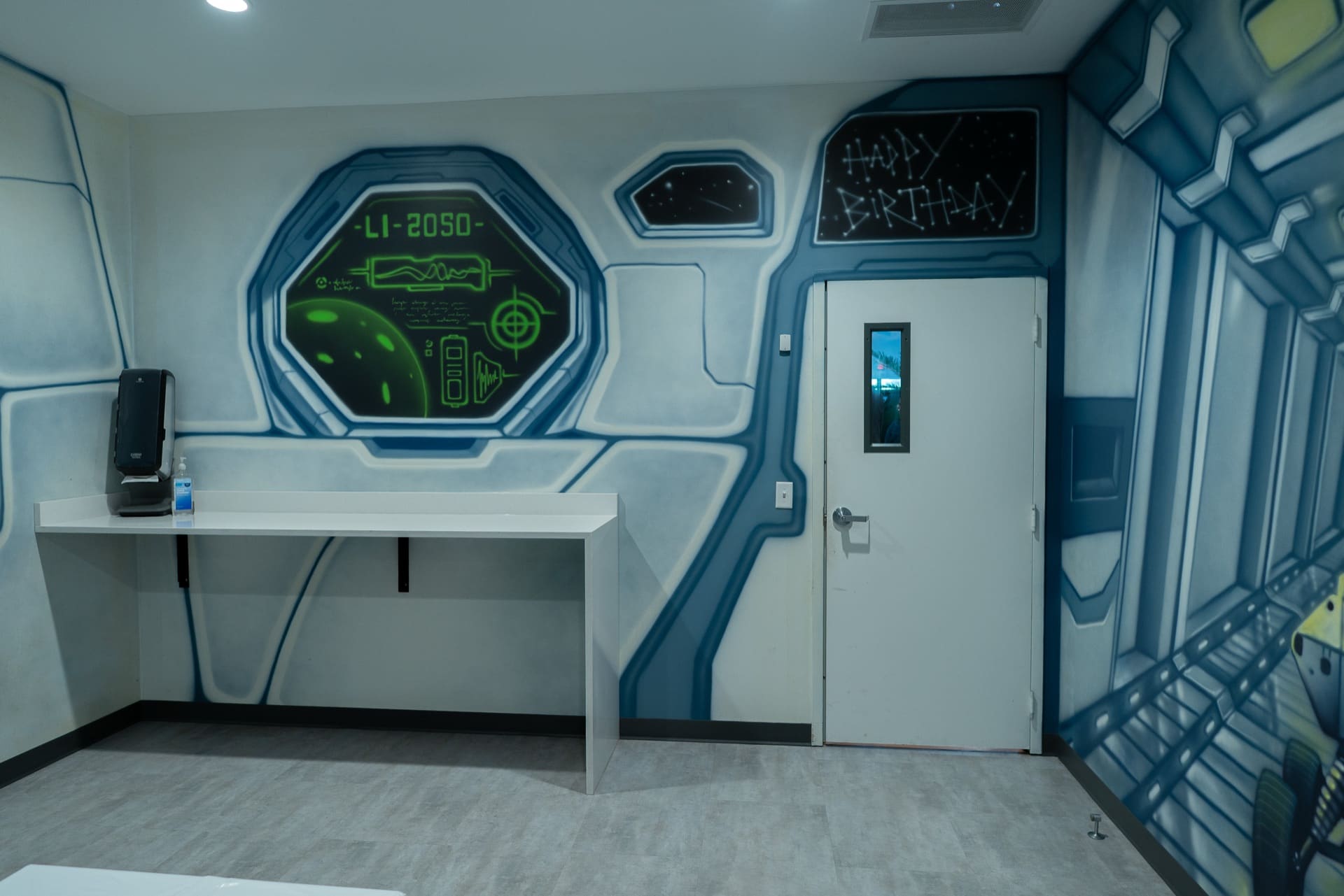 Space party room, photo 5 of 9