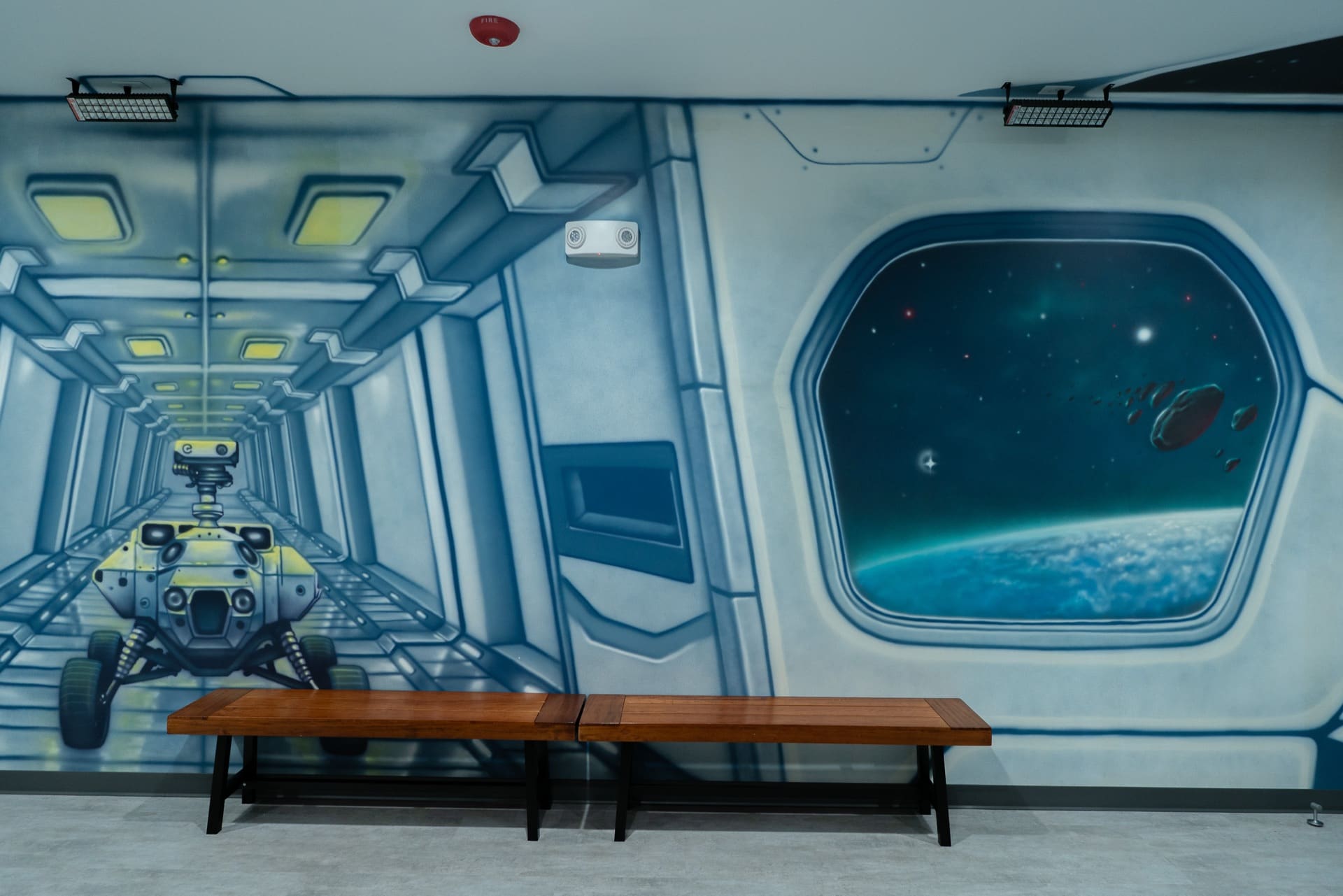 Space party room, photo 7 of 9
