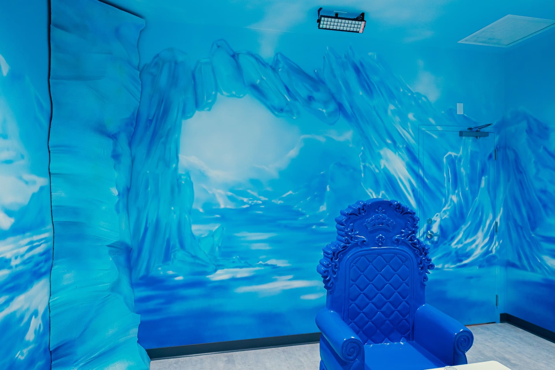 Ice party room, photo 7 of 10