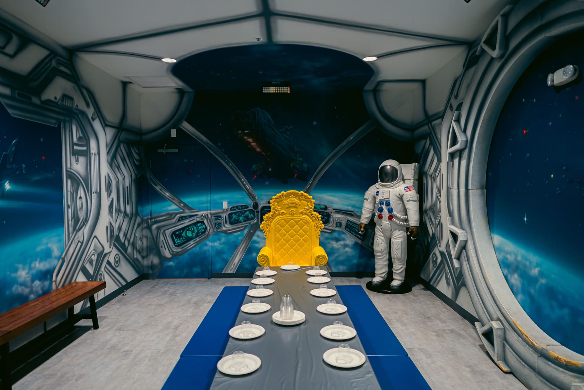Space party room, photo 3 of 9