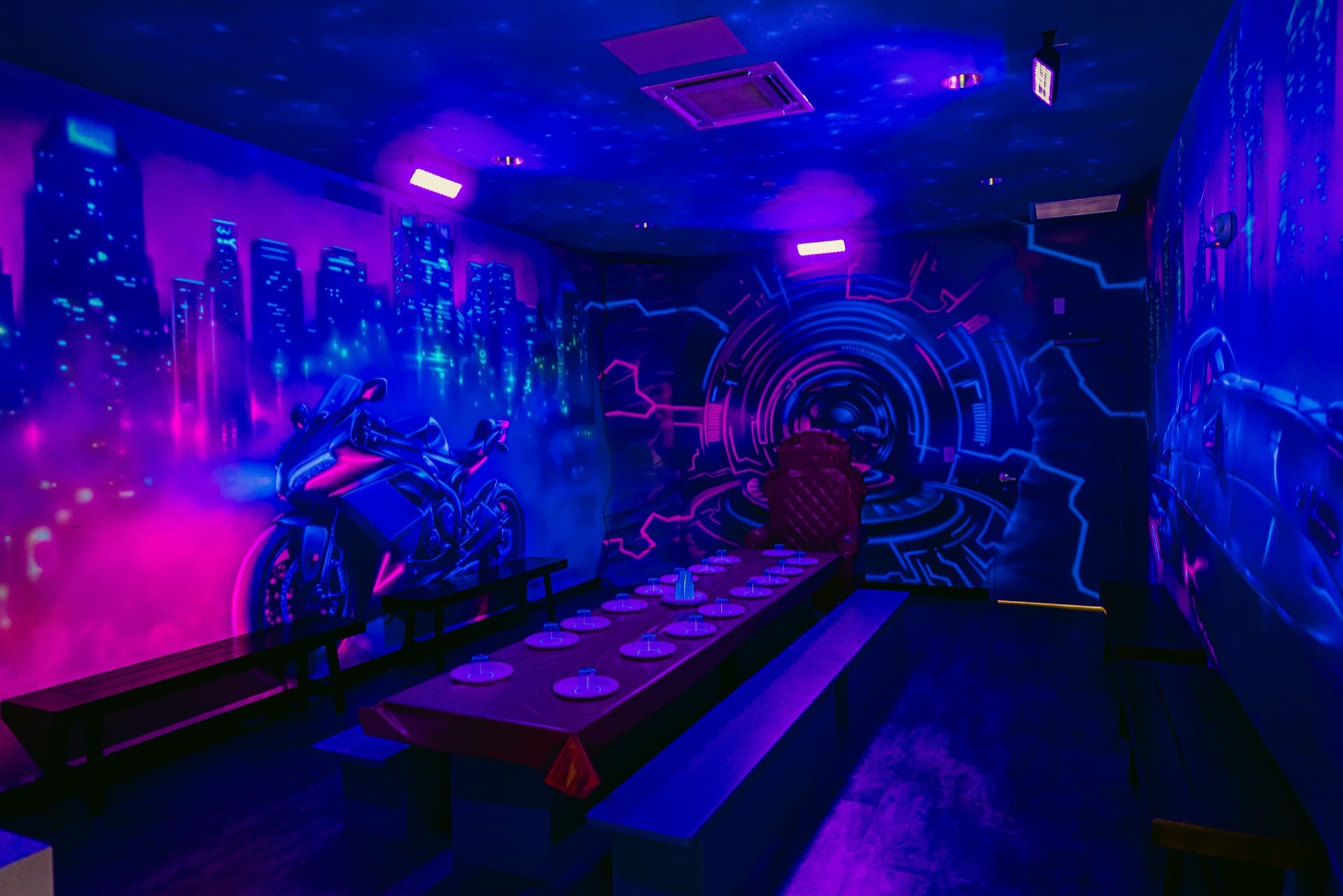 Superhero party room, photo 2 of 8