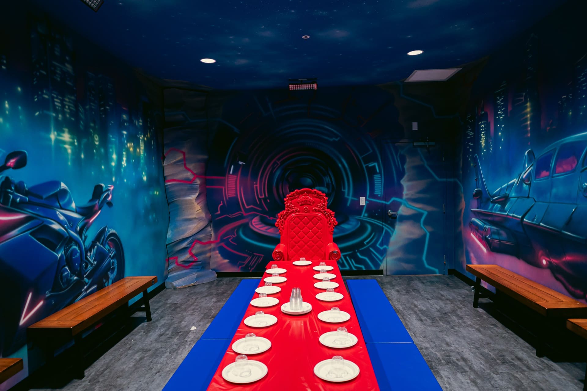 Superhero party room, photo 3 of 8