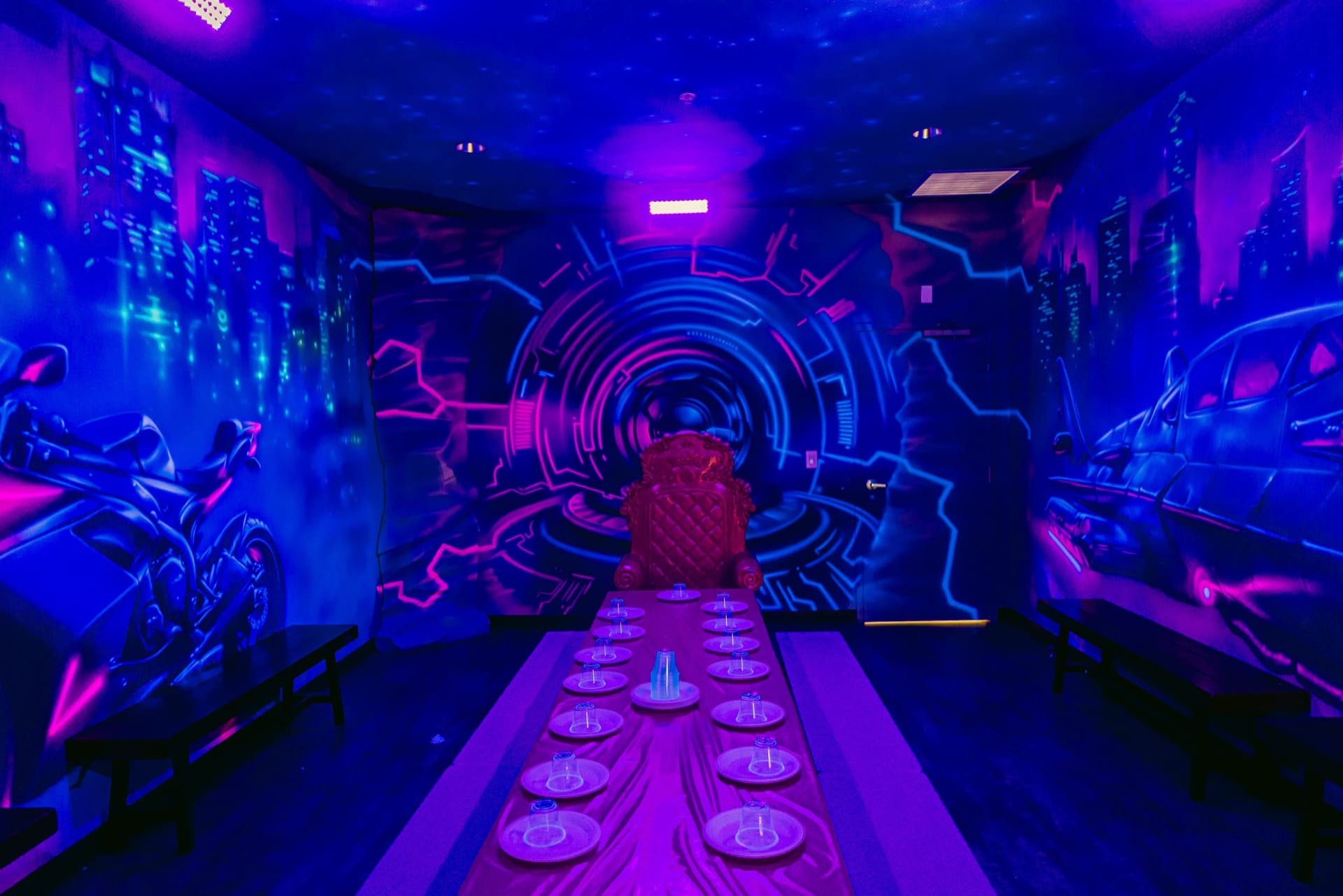 Superhero party room, photo 4 of 8