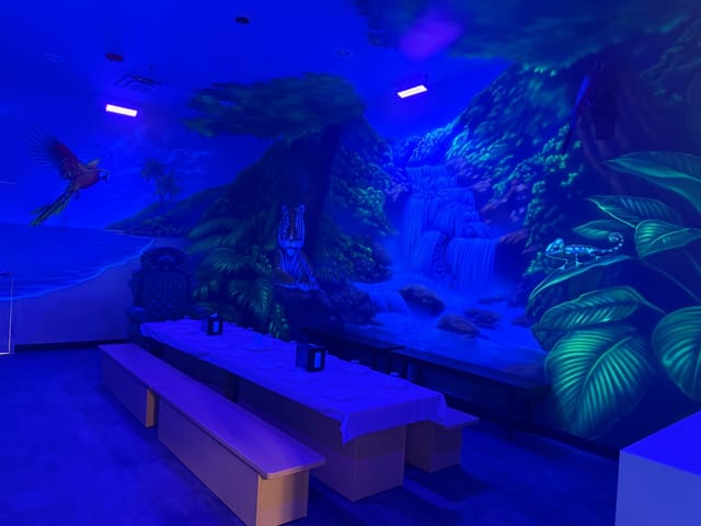 Jungle Room Themed Room